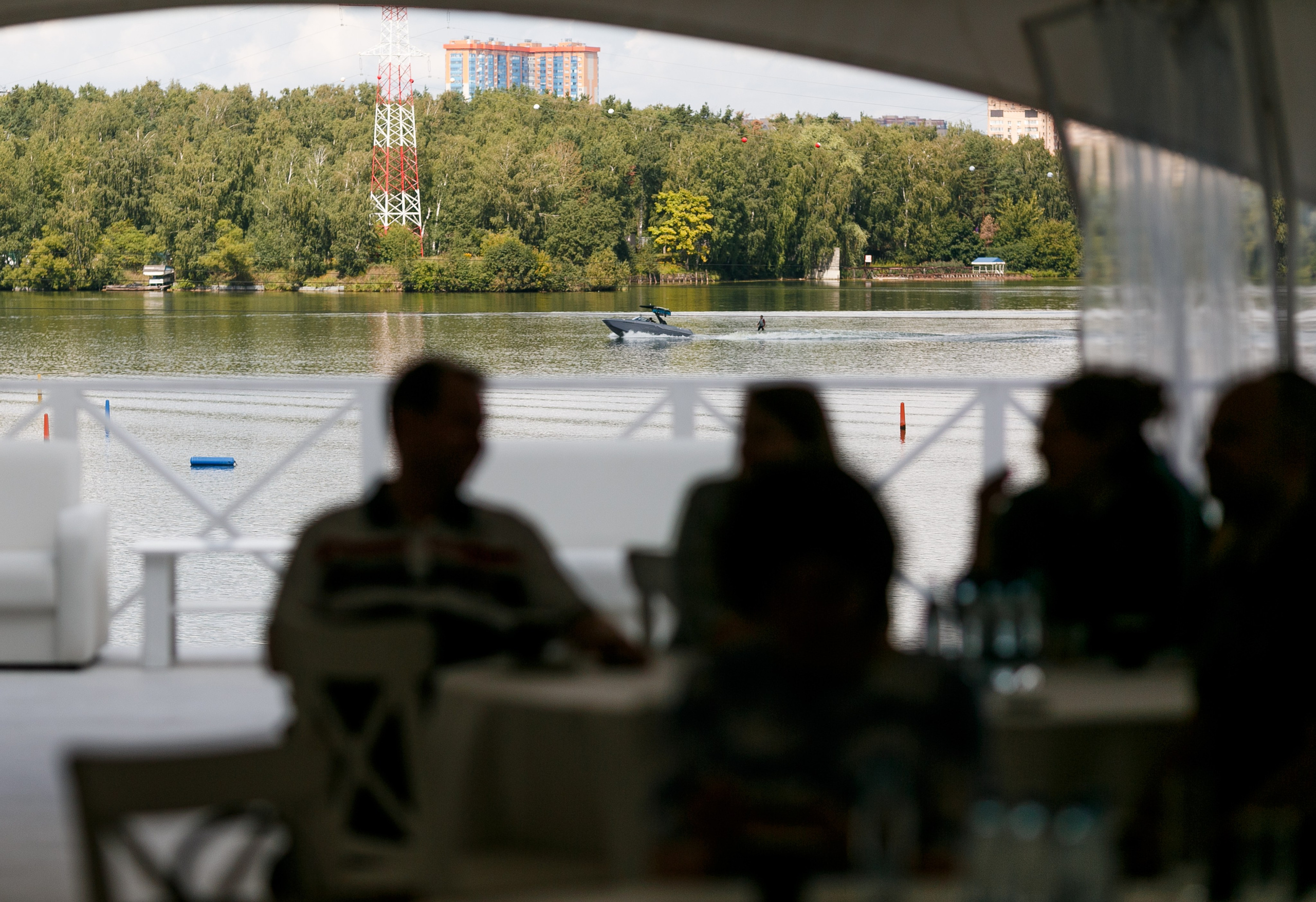 Выездной коучинг на берегу Строгинской поймы. Репортажный фотограф Борис Геер
