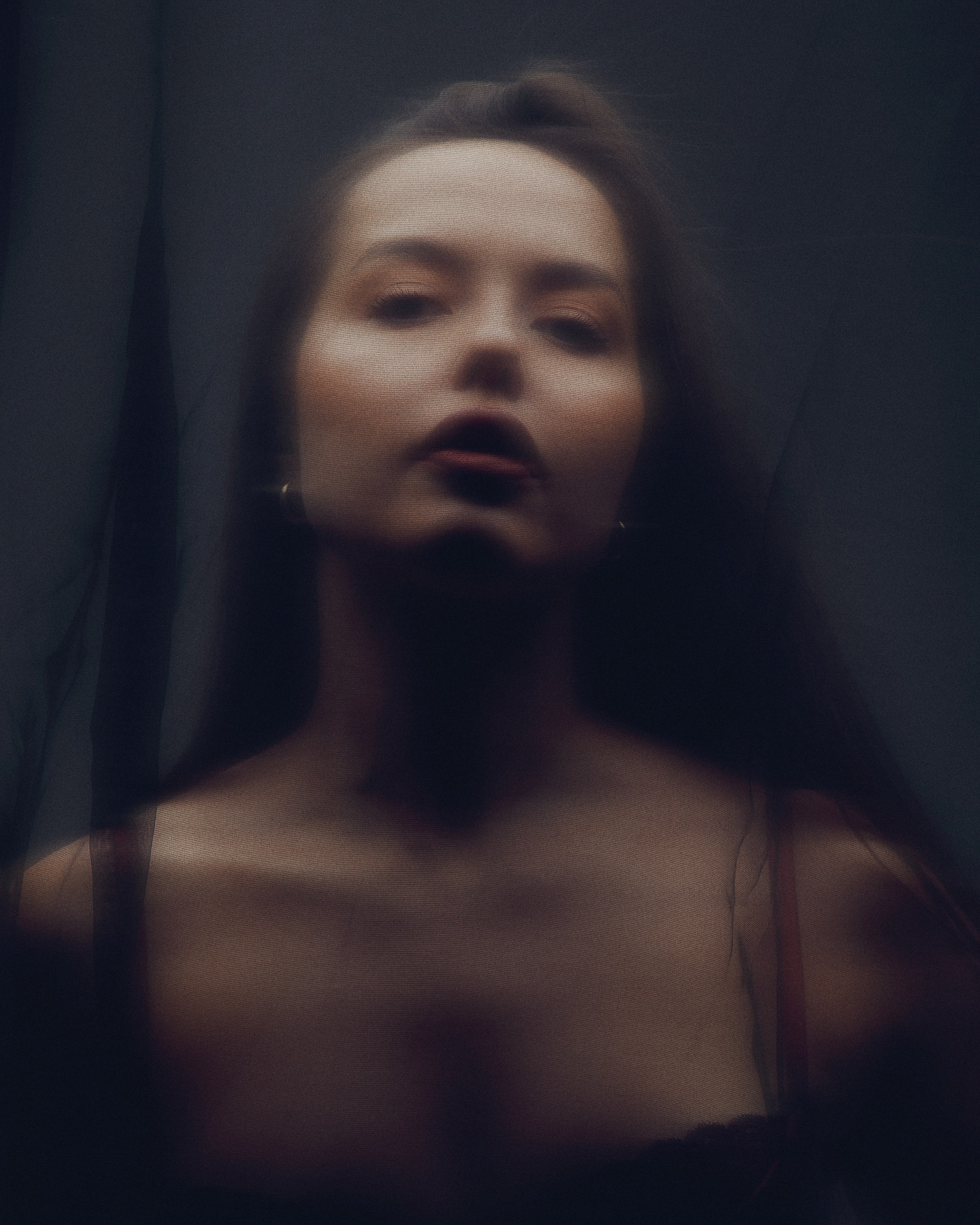 Частная фотосессия для Ирины в красном белье и чёрной ткани