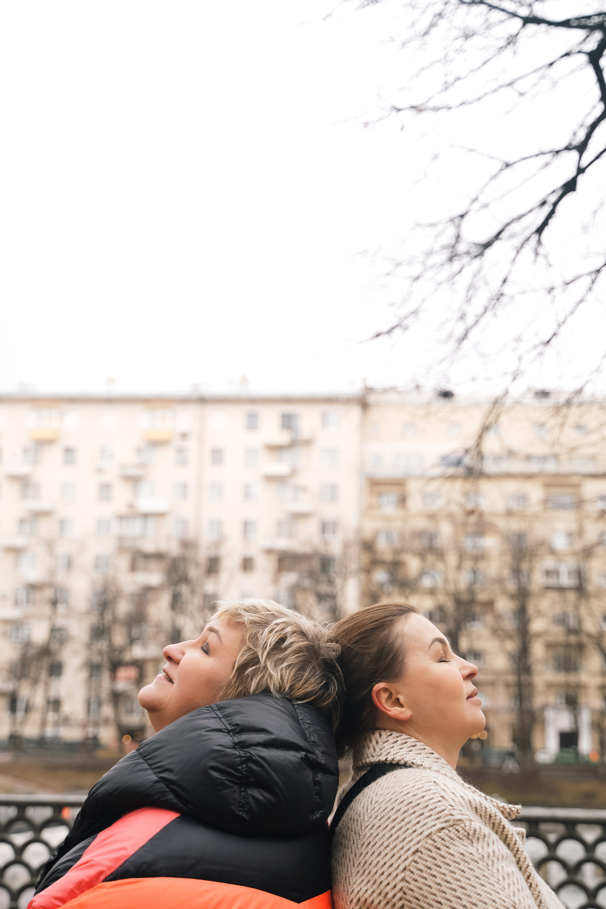 FRIENDS story Надежда + Ирина. Контент фотограф в Москве Кулич Настя