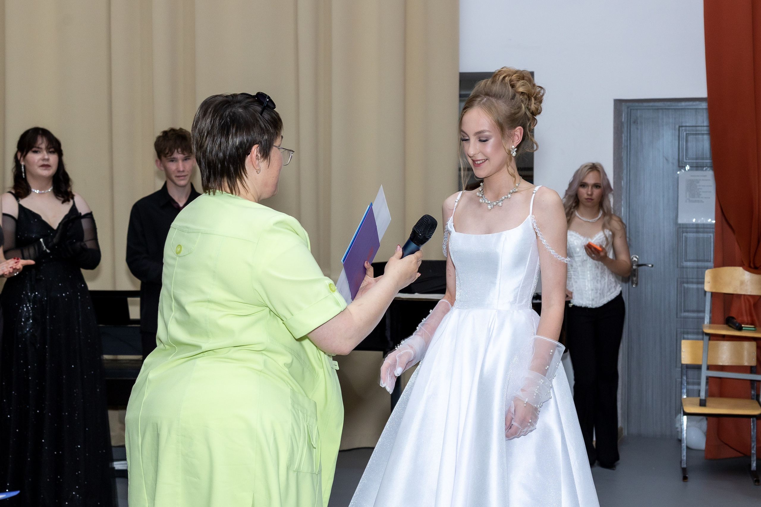 Вручение аттестата 2025. Выпускные альбомы Майкоп, Краснодар Елена Золотарева