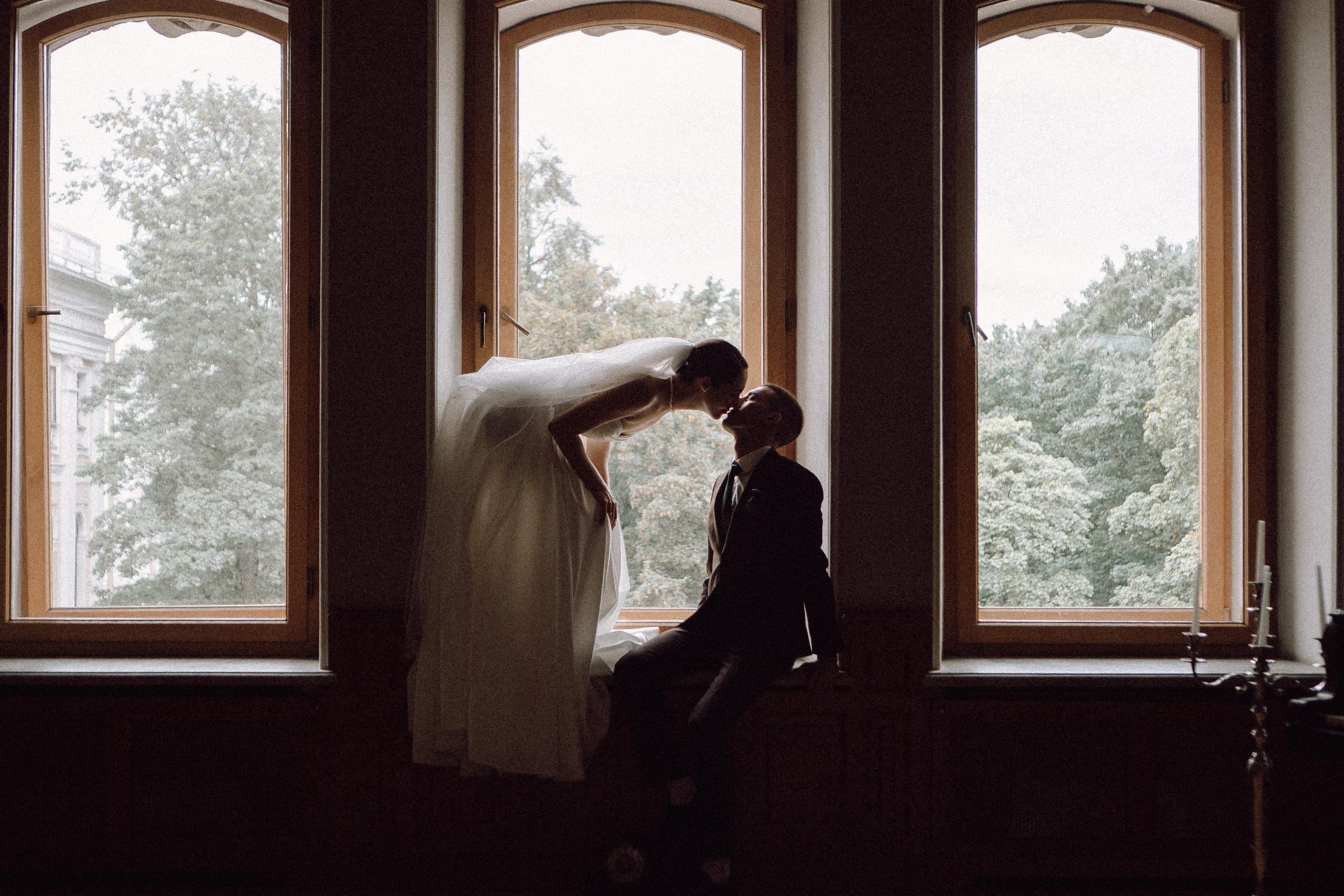 СВАДЕБНАЯ ПРОГУЛКА В САНТК-ПЕТЕРБУРГЕ (ИСАКИЕВСКИЙ СОБОР, ЗИМНЯЯ КАНАВКА, ЭРМИТАЖ И БОЛЬШАЯ МОРСКАЯ УЛИЦА). Профессиональный фотограф, Санкт-Петербург — Виктория Богомолова