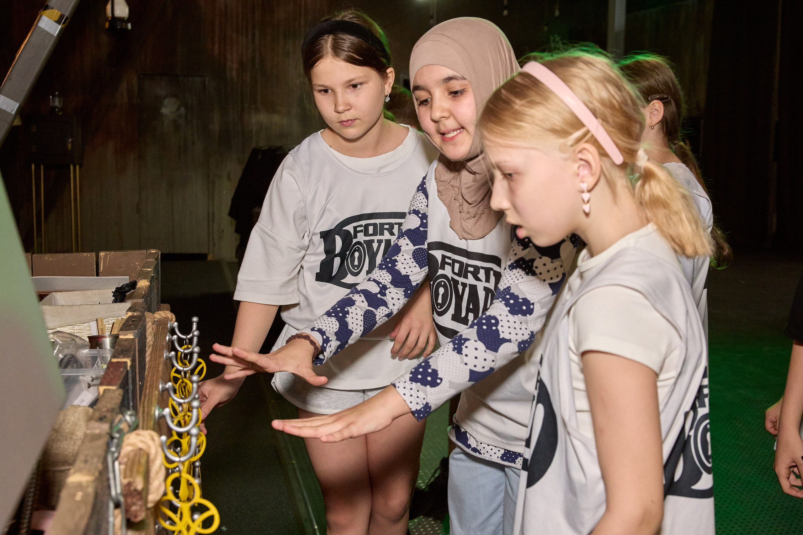 Фотосъёмка квестов и квест-шоу. Предметный и репортажный фотограф Алексей Кротов