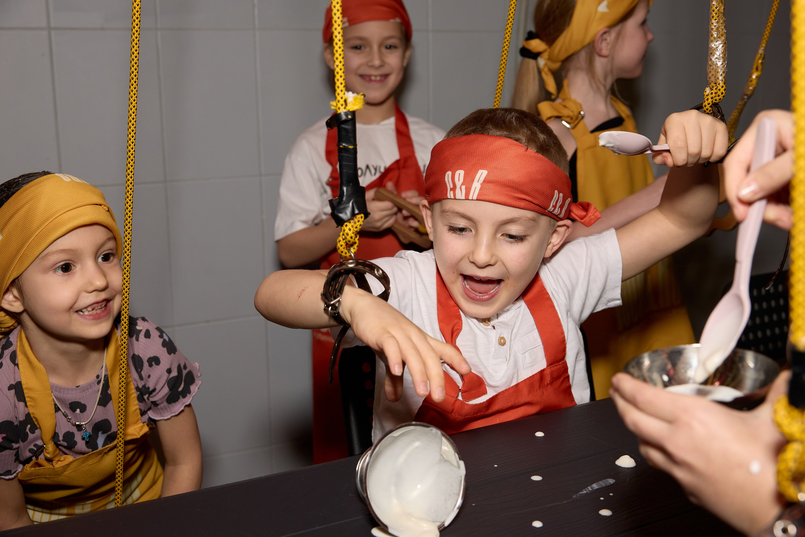 Фотосъёмка квестов и квест-шоу. Предметный и репортажный фотограф Алексей Кротов