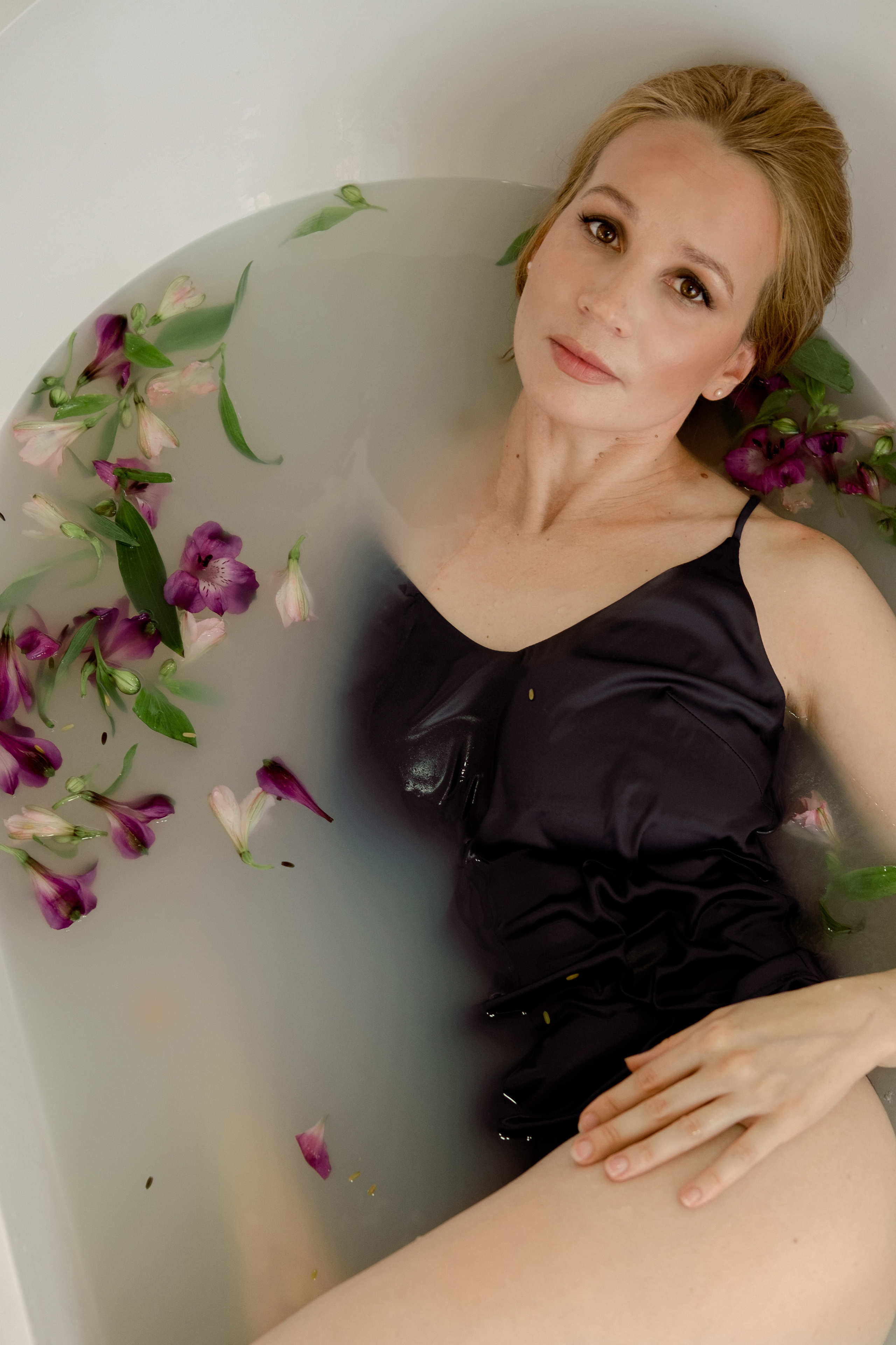 Женская фотосессия в ванной в Санкт-Петербурге