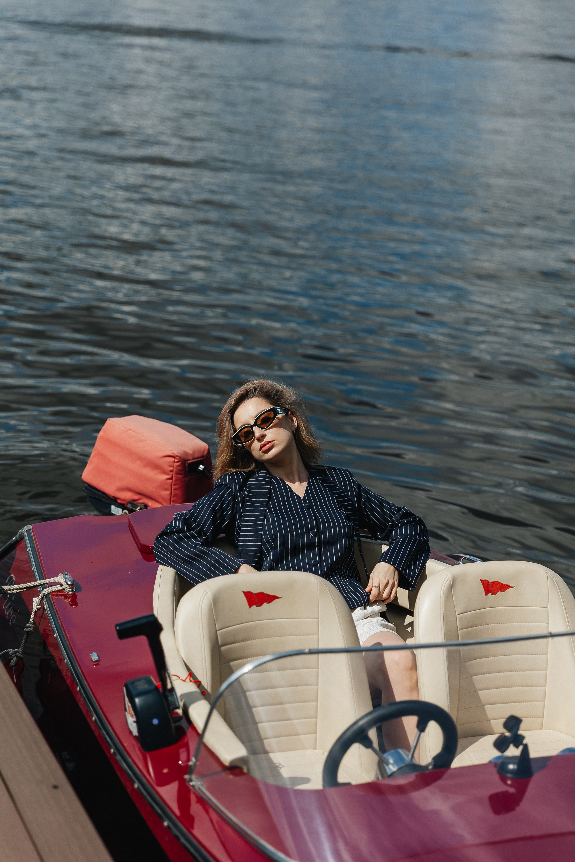 девичник на ретро катерах, ретрокатер, фотограф на девичник, прогулка на яхте, фотосессия на катере, ретро-катер, катер в москве