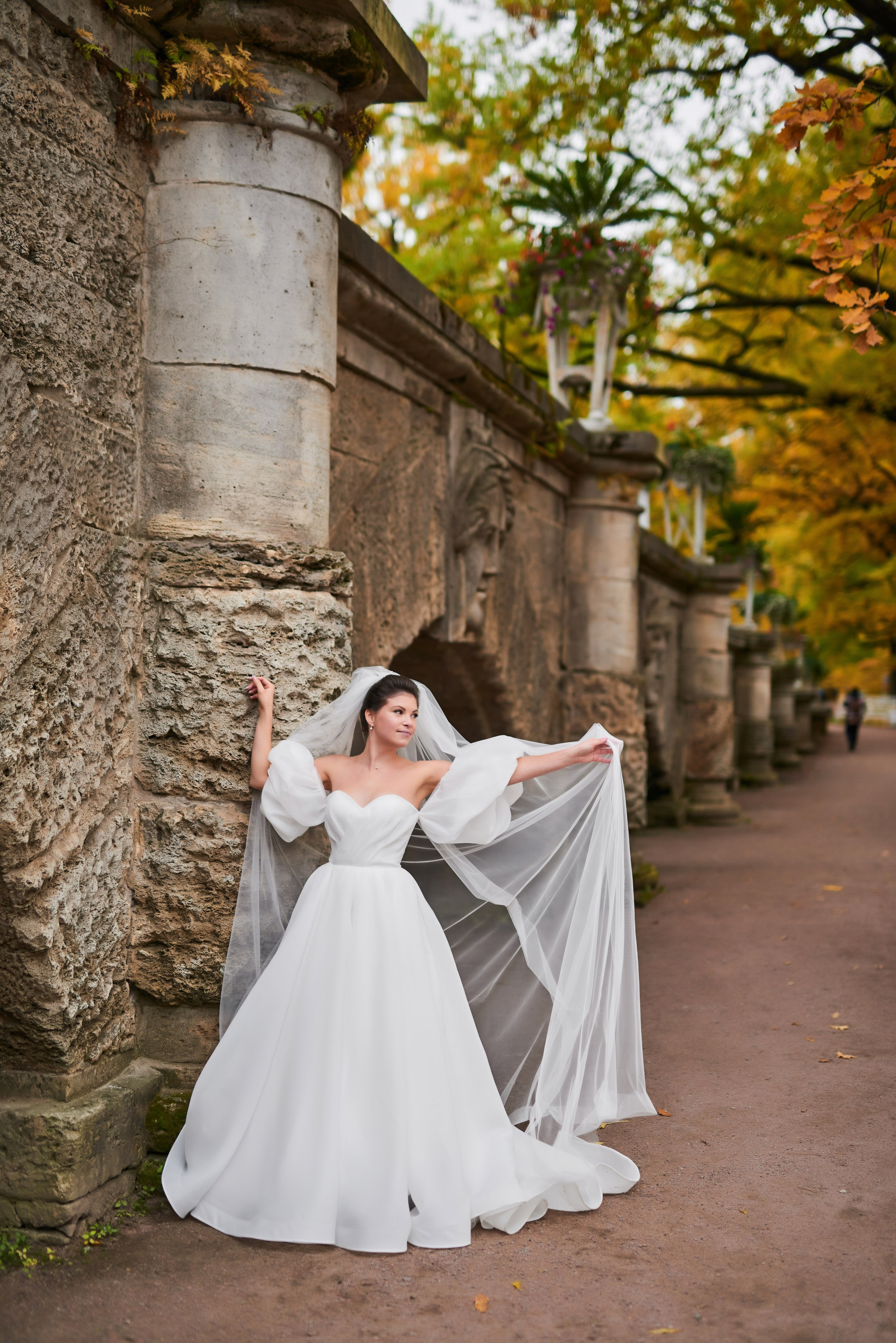 Осенняя свадебная прогулка в Екатерининском парке в Пушкине. Портретный, семейный и свадебный фотограф в Санкт-Петербурге и в Пушкине Ширяев Денис