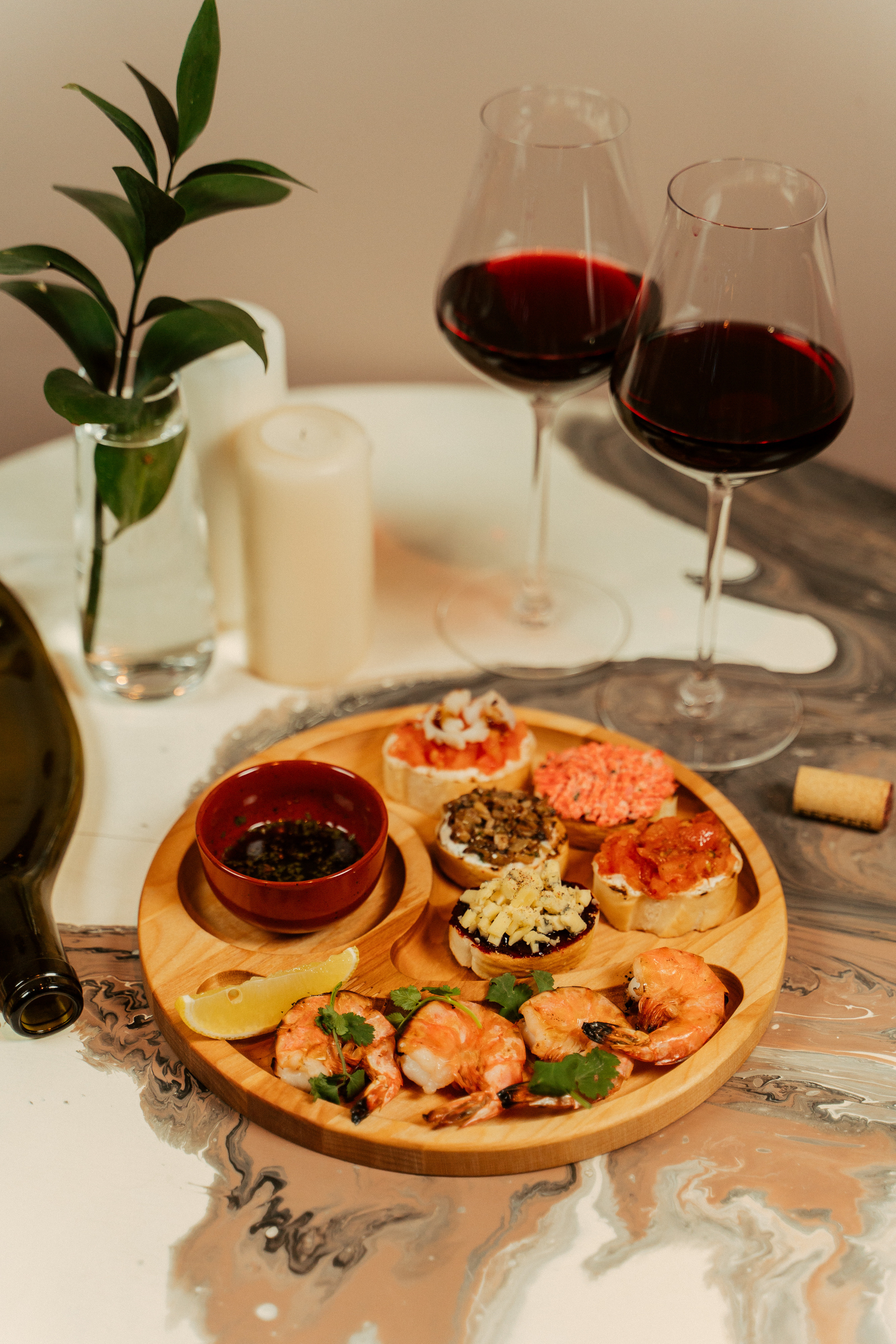 Закуски на деревянных досках. Фотограф Никита Анкудинов. Москва — Чебоксары — Казань