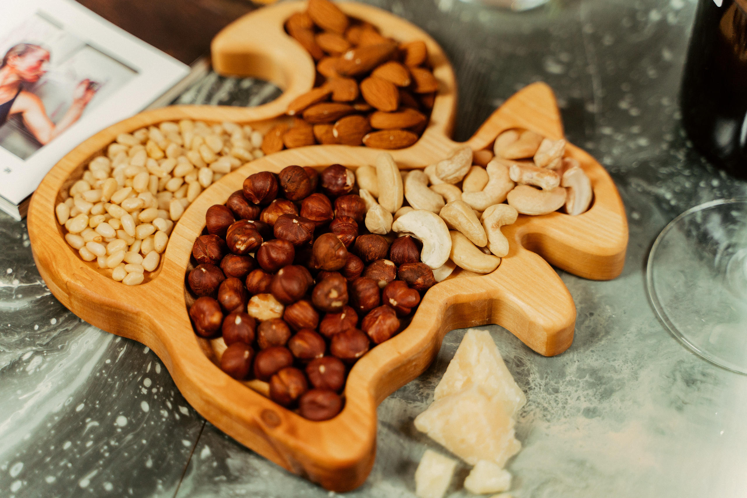 Закуски на деревянных досках. Фотограф Никита Анкудинов. Москва — Чебоксары — Казань