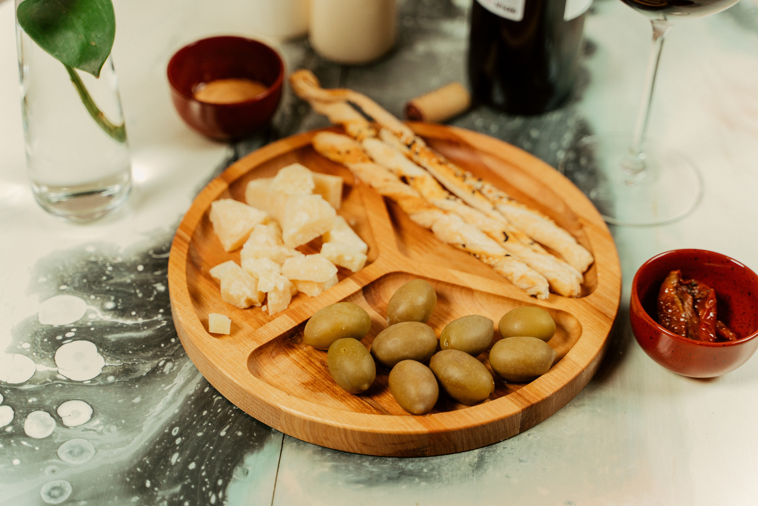 Закуски на деревянных досках. Фотограф Никита Анкудинов. Москва — Чебоксары — Казань