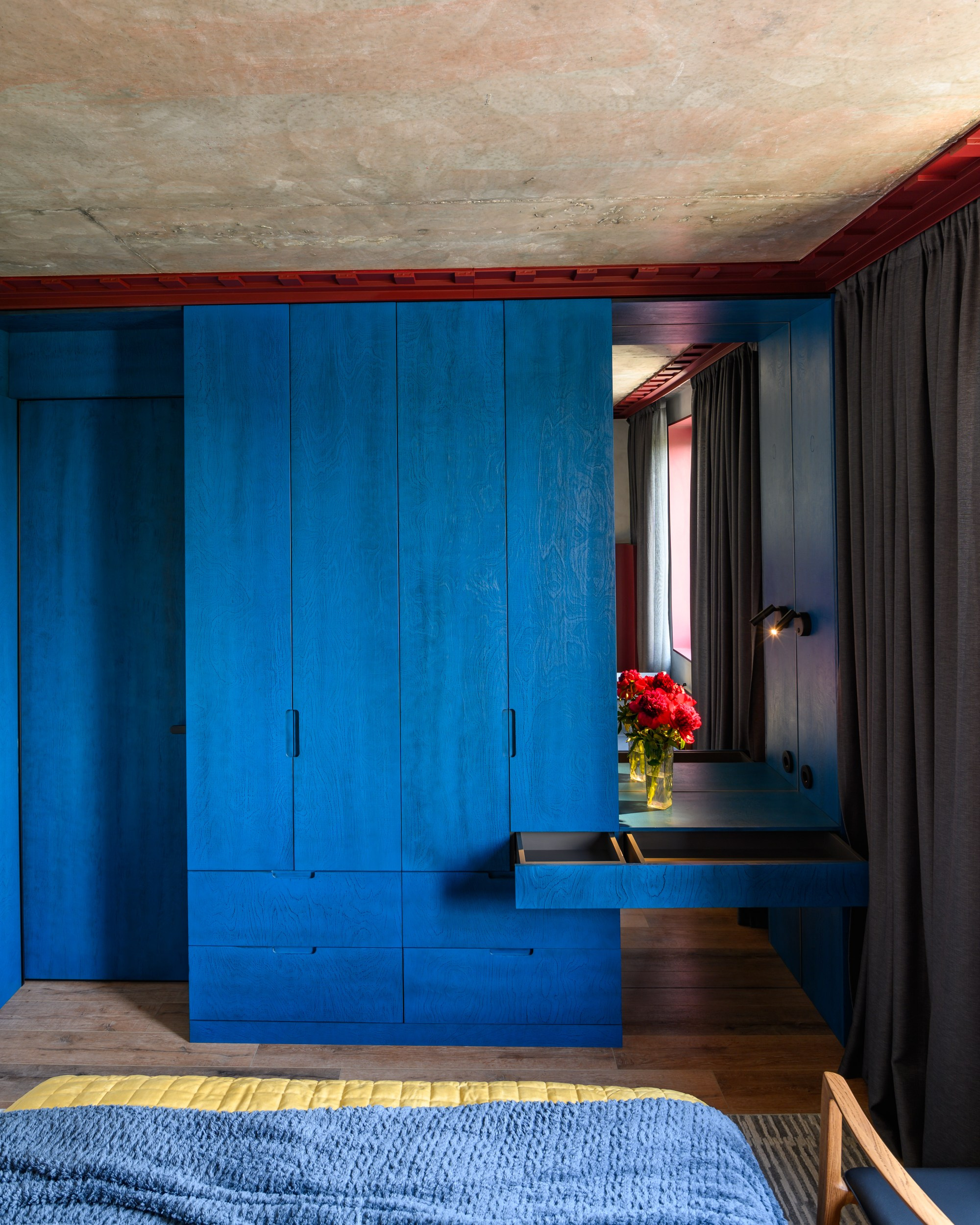 Шкаф для НТВ телепрограмма «Квартирный вопрос». Пространство