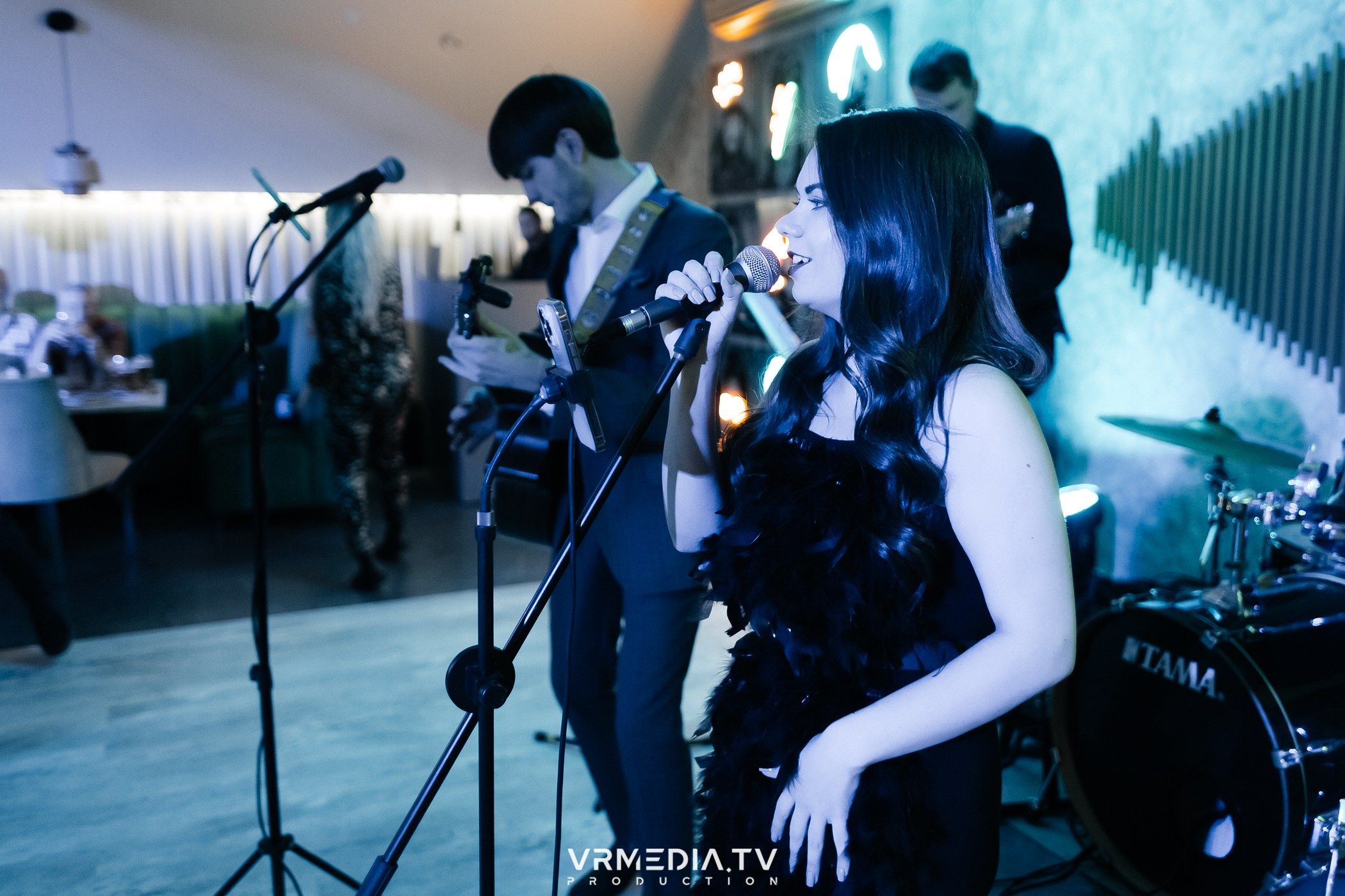 Открытие караоке-зала в «Империи»