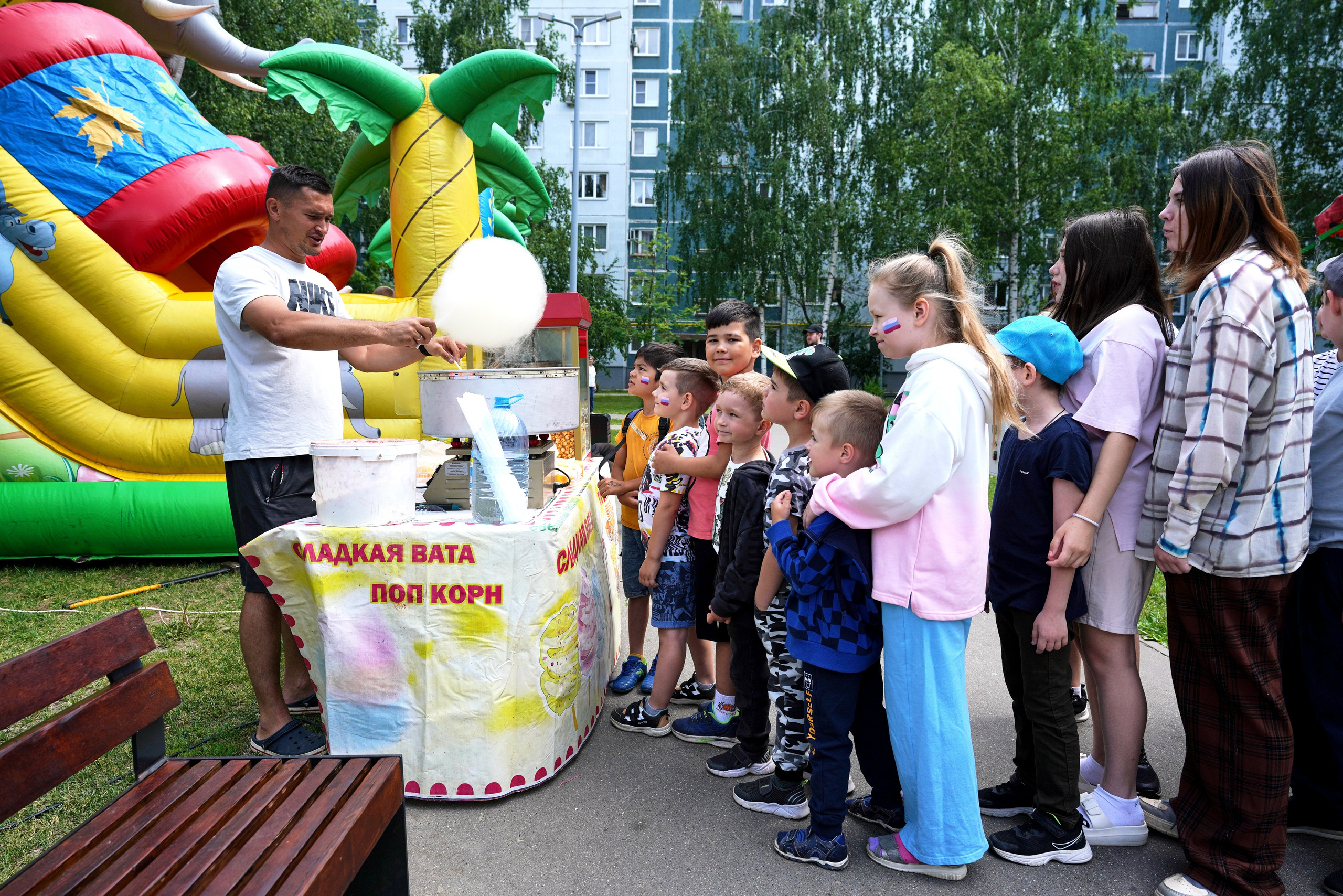 «Наш двор» ул. М.Чуйкова 25 Казань, 2025. Фотограф Казань