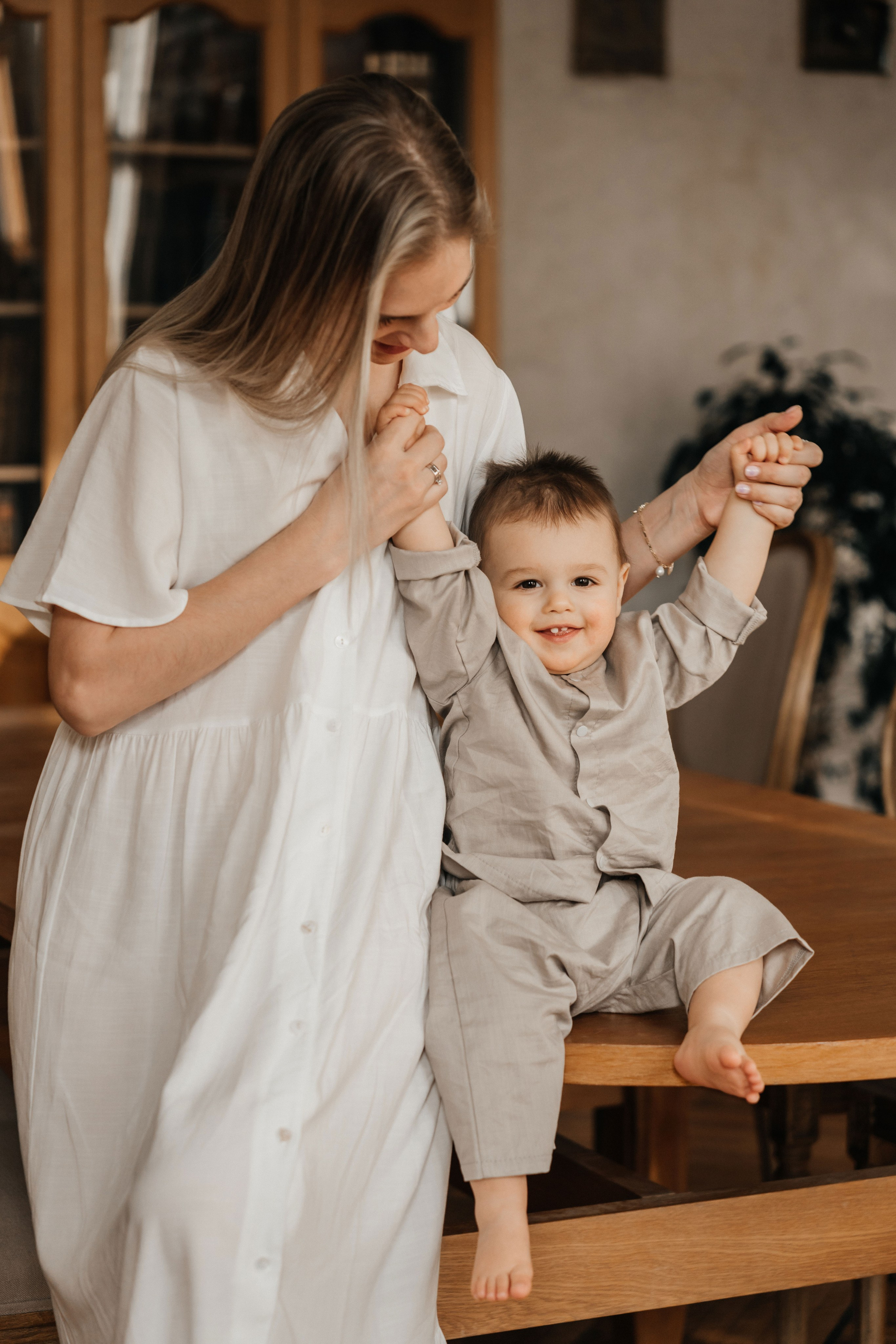 Маленькие ножки в читальне им. Пушкина. Ваш фотограф Вика Артемова