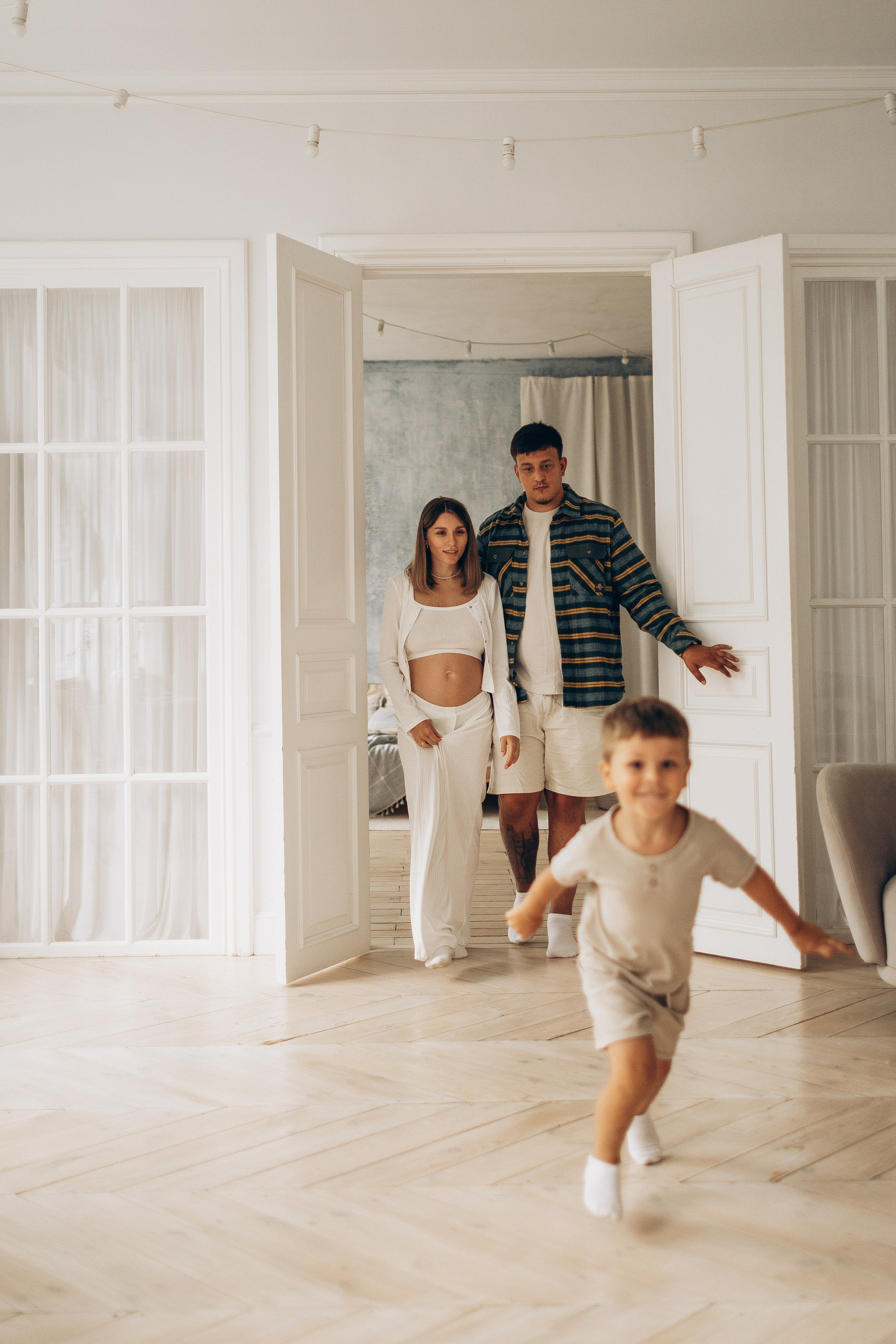 Семейная фотосессия в студии. Семейная съемка — это красивый способ признаться своей семье в любви