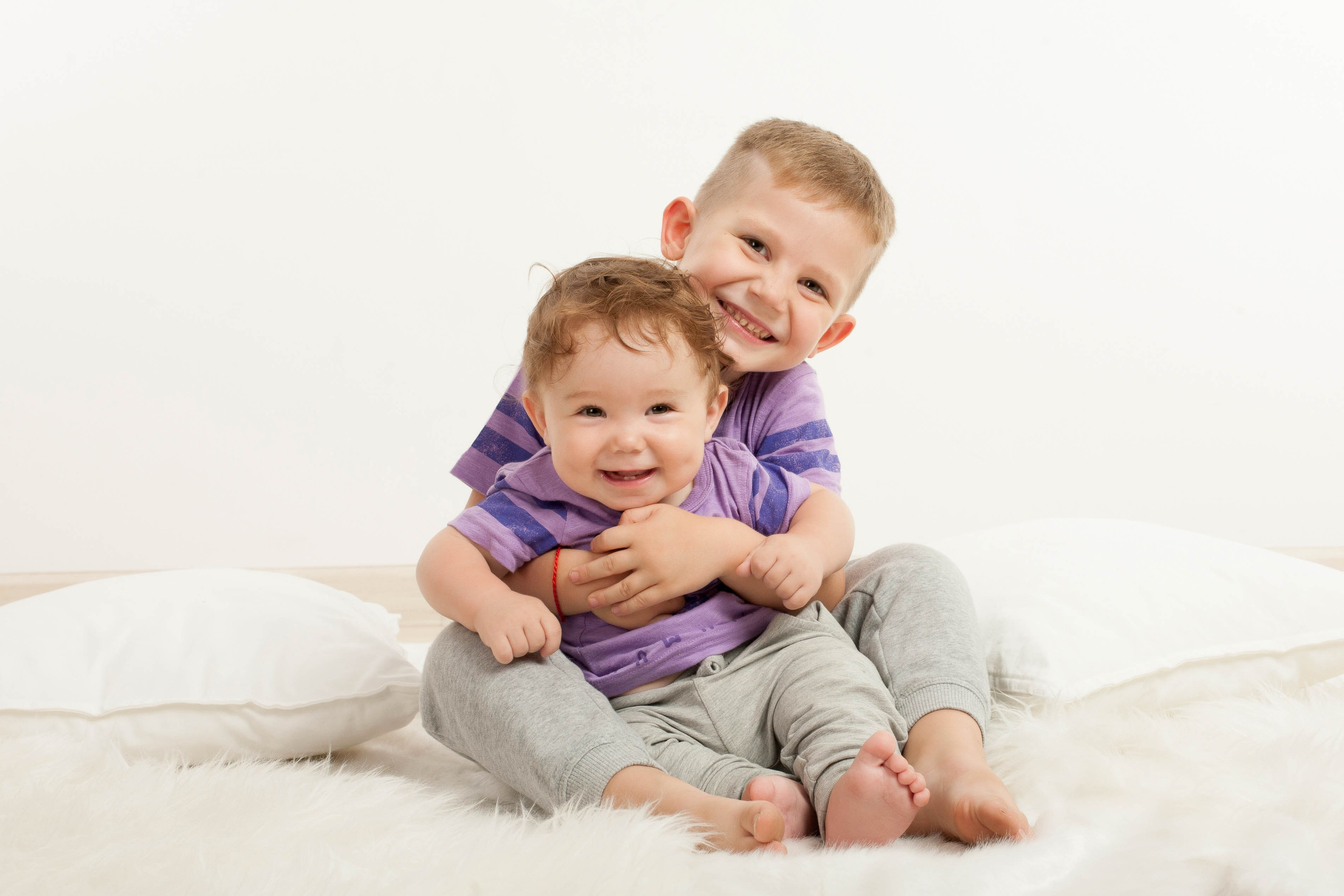 Семейный портрет Семьи Регины. Выездная съемка. Фотостудия Алматы. Семейная и детская фотостудия Family studio.Фотограф Алматы