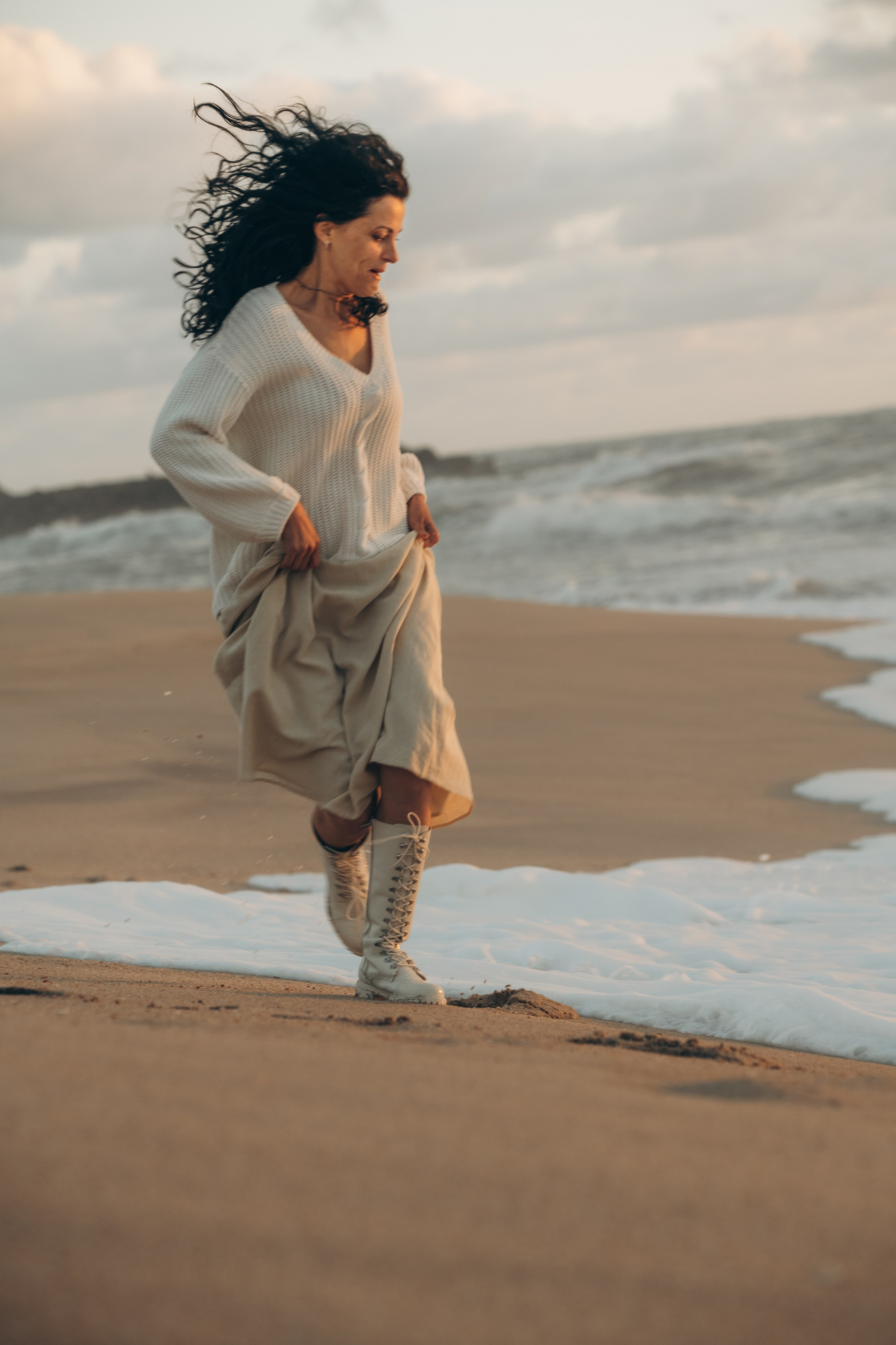 IRINA. Anastasiia Antoniuk portrait, family and couple photographer, Portugal