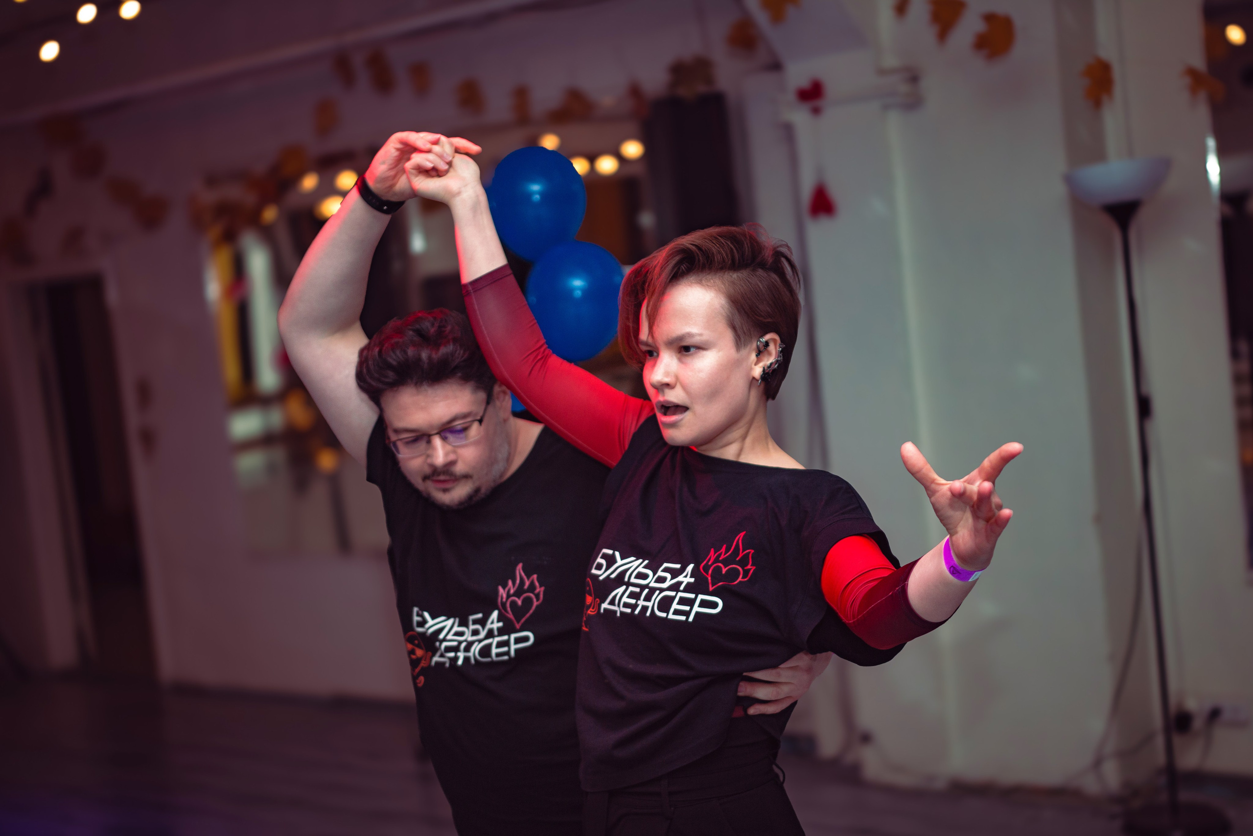 Вечеринка в школе танцев Dance cafe