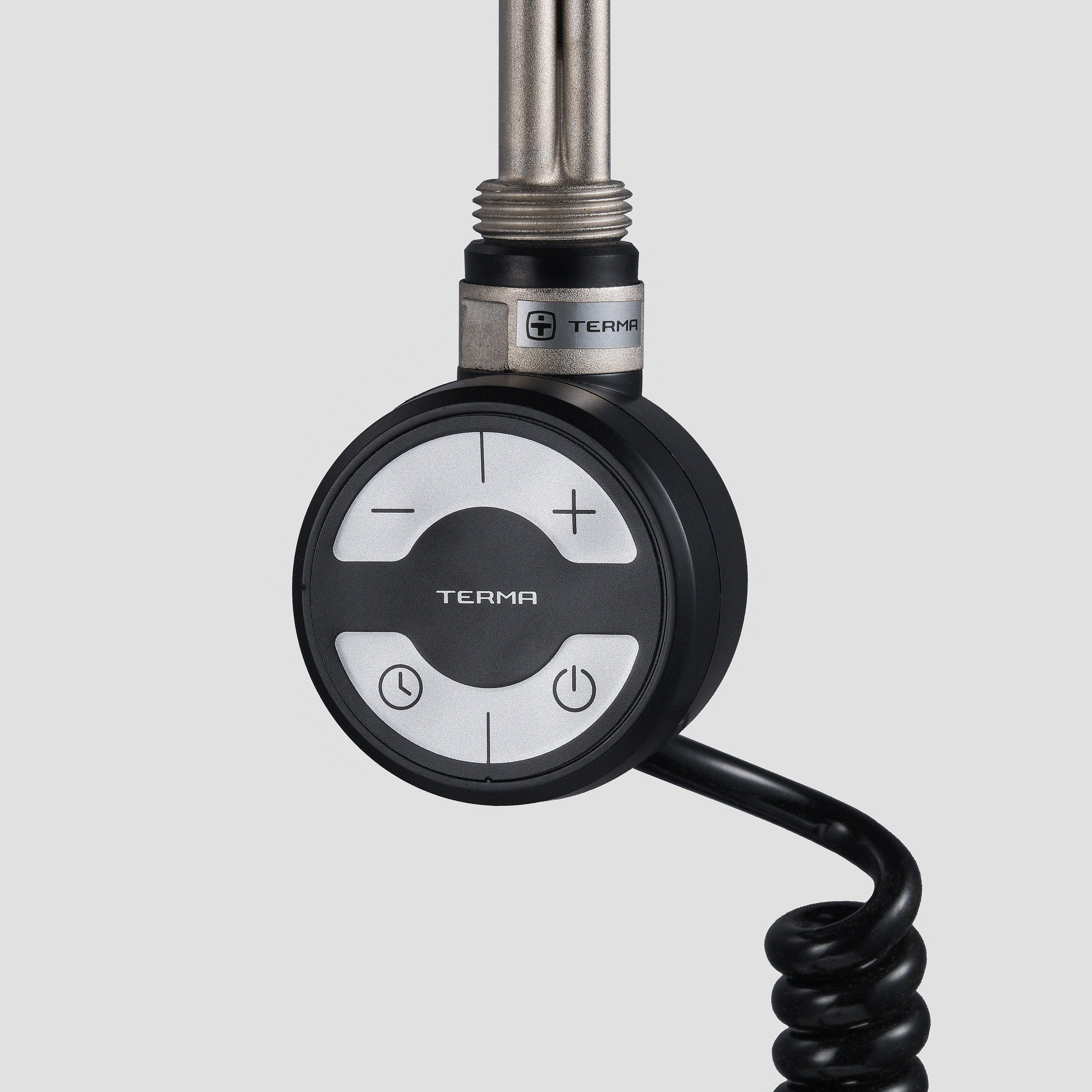 Предметные фотографии регуляторов и нагревателей для отопительных приборов