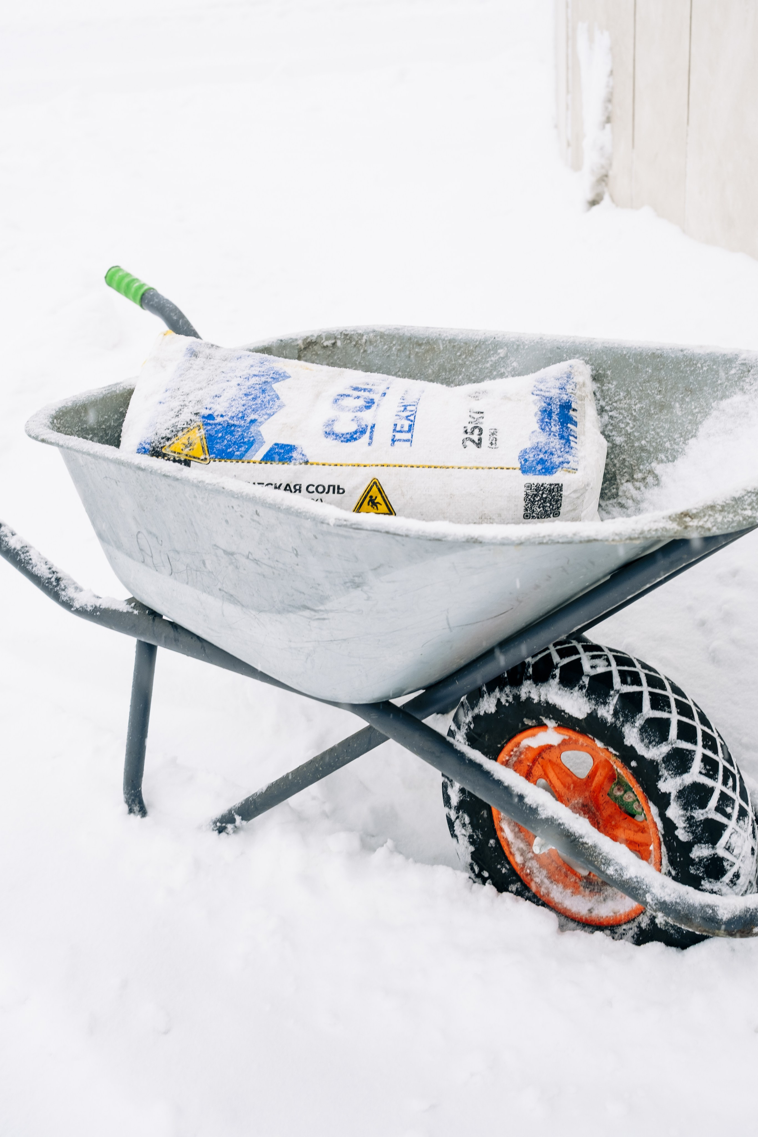 Street: снежная Москва