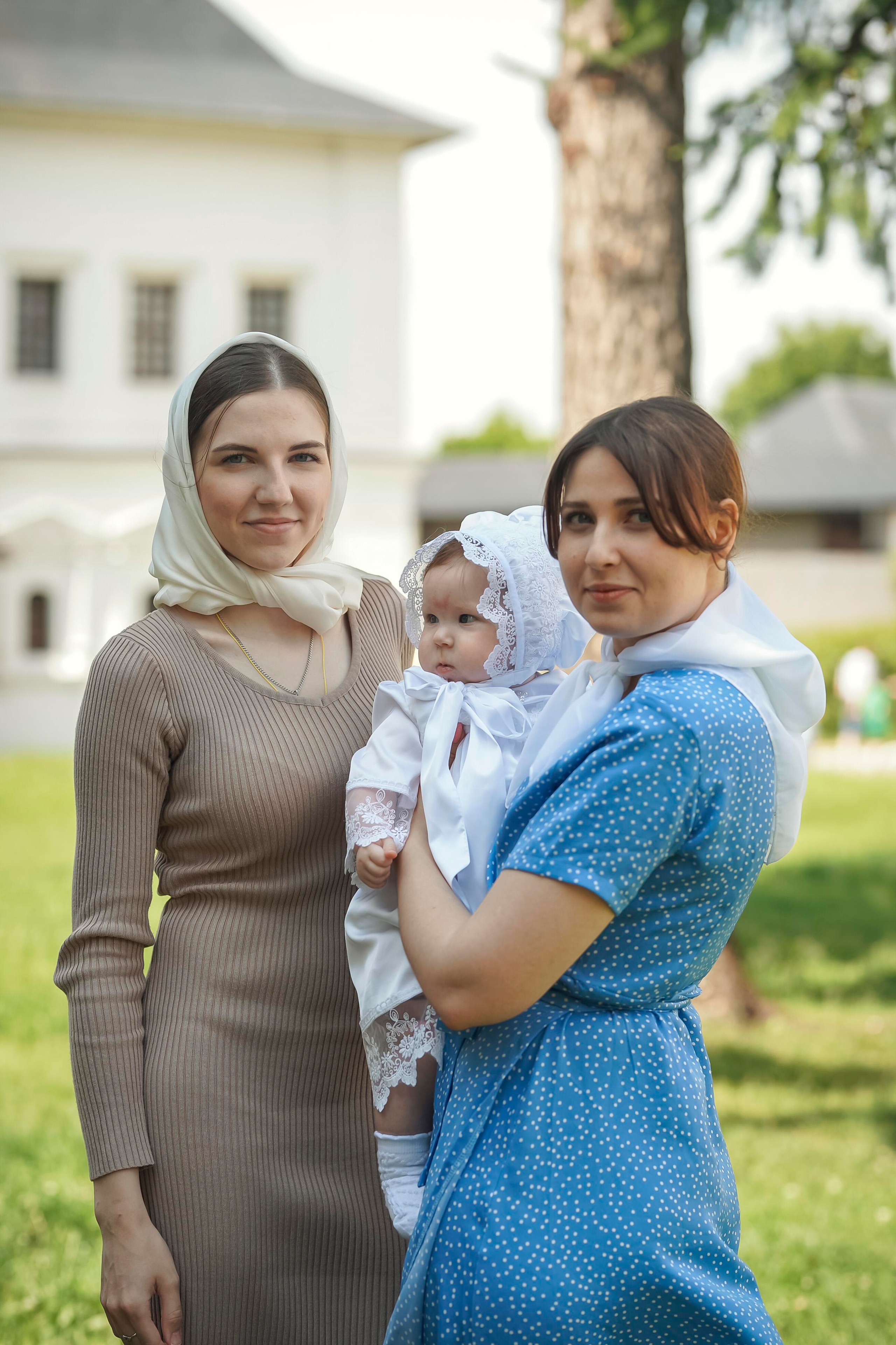 Саввино-Сторожевский монастырь. Крещение. Семейный фотограф и фотограф на таинства в Москве Юлия Калайджян