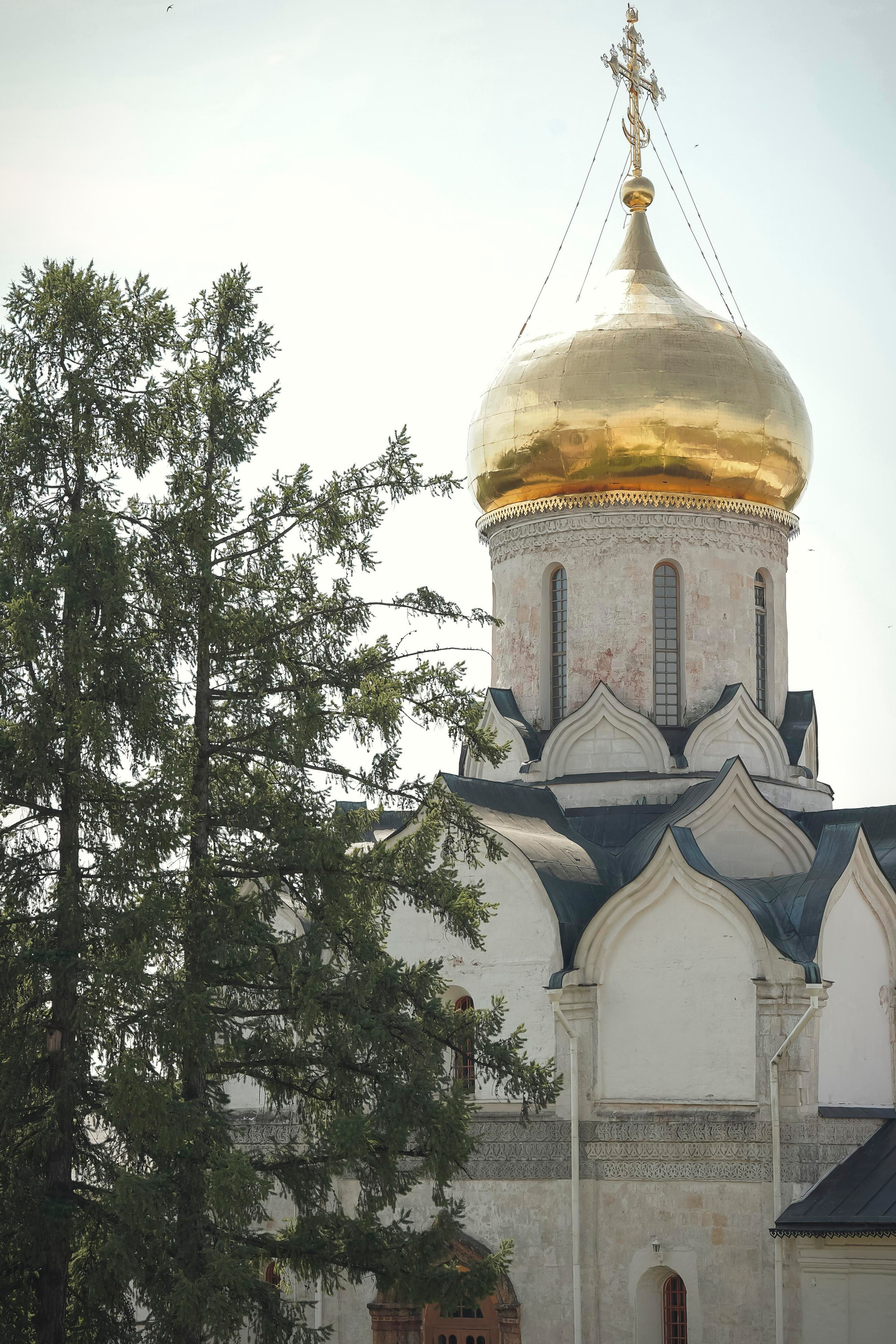 Саввино-Сторожевский монастырь. Крещение. Семейный фотограф и фотограф на таинства в Москве Юлия Калайджян