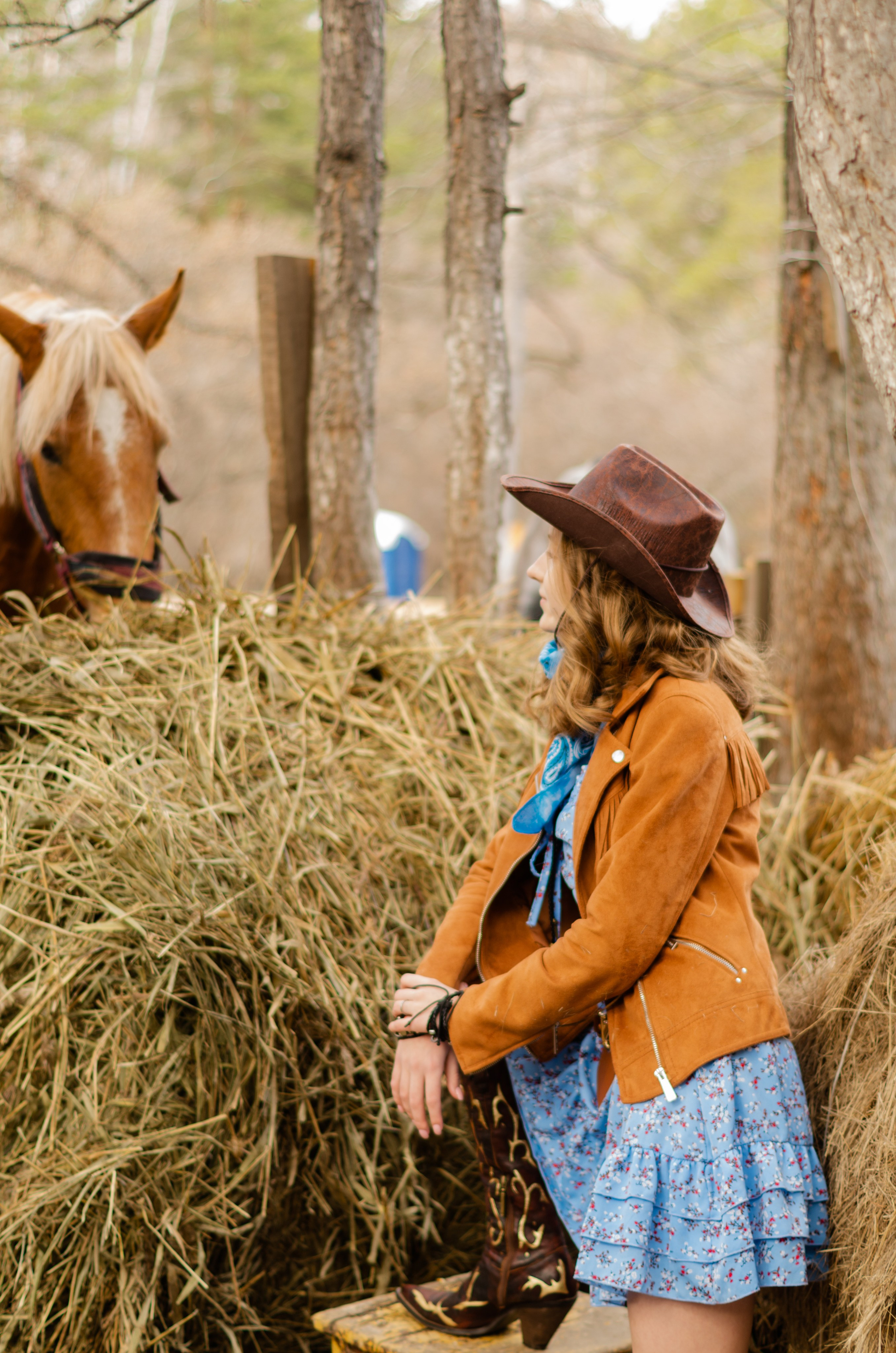 Ковбойская девчонка. Фотограф Марина Доглядная Челябинск фотосессии с лошадьми, мотоциклами