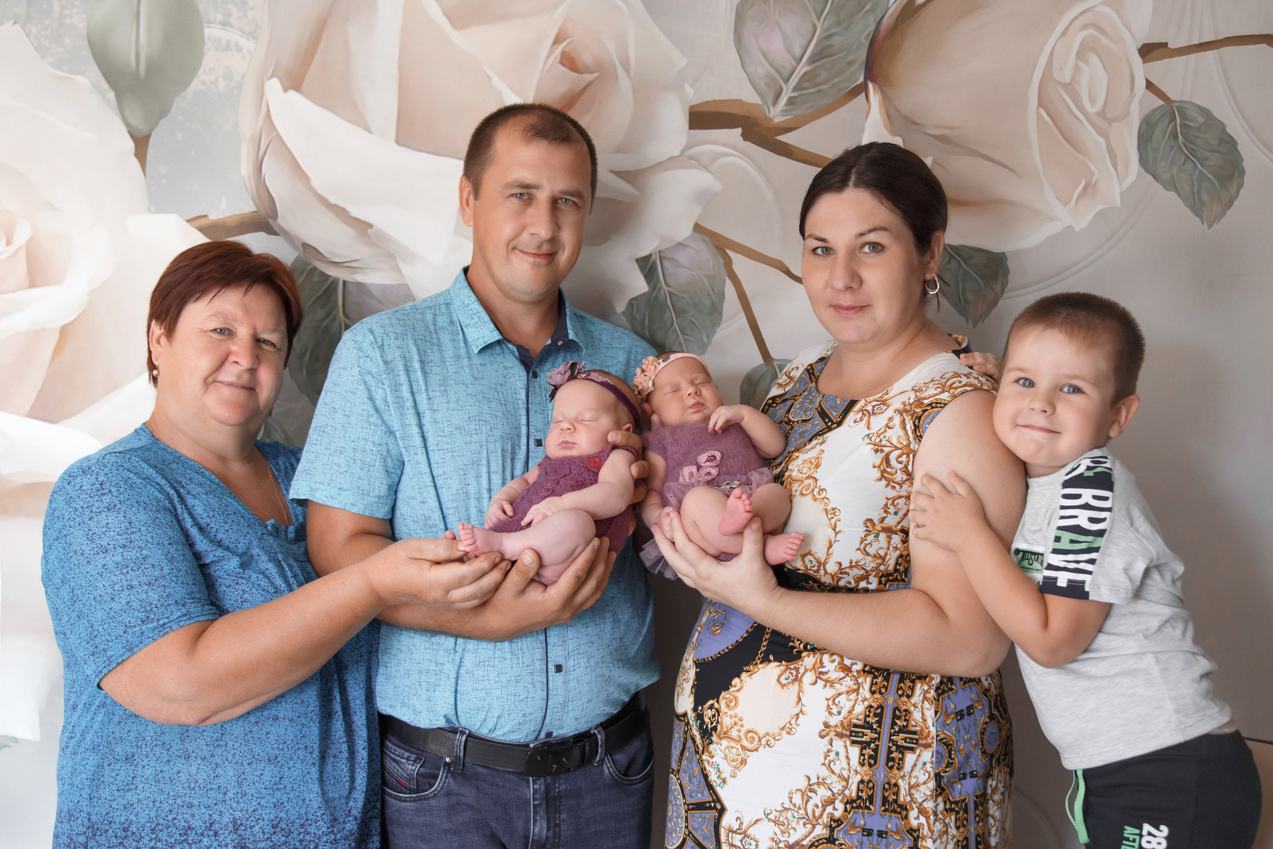 Аня и Катя. ФОТОСТИЛЬ, изготовление рекламной продукции в Приморско-Ахтарске