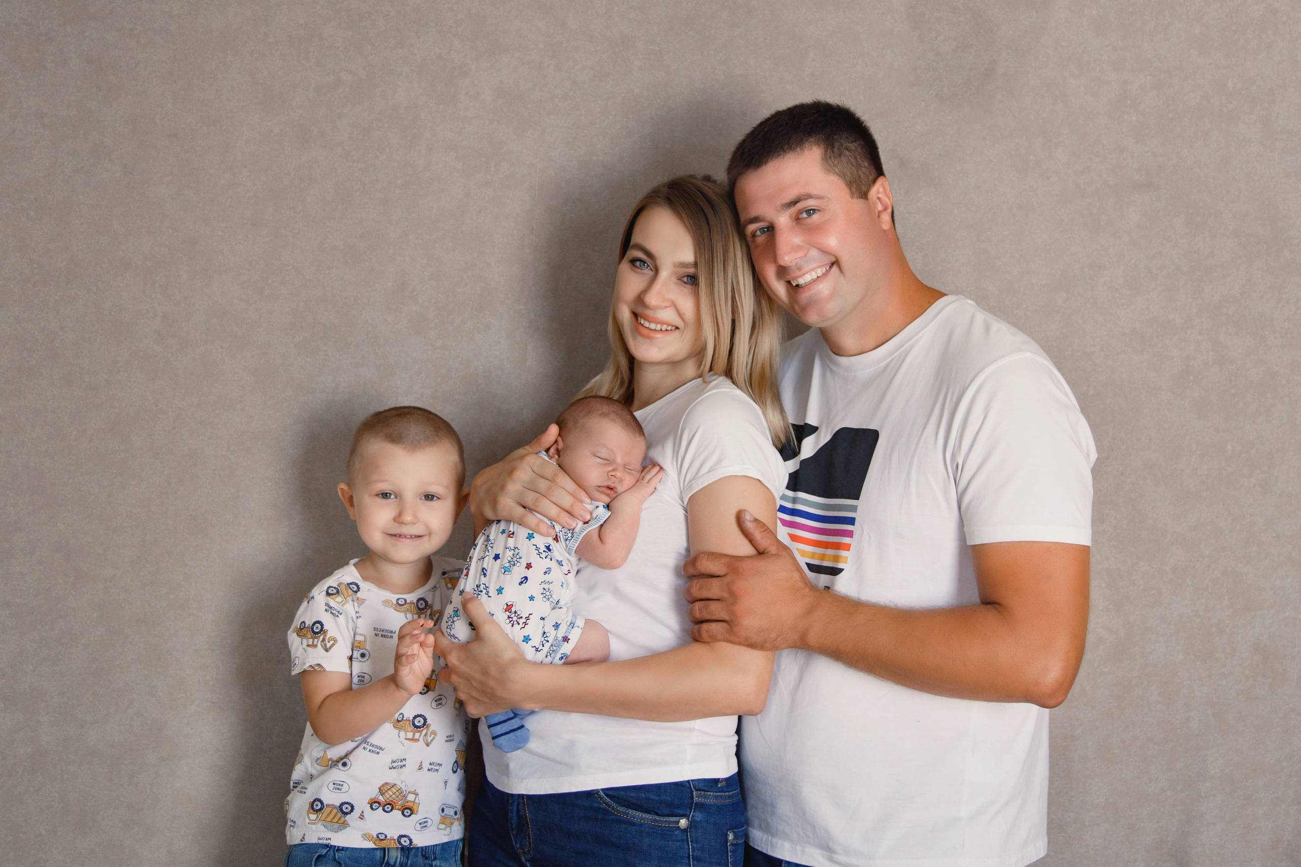 Владимир. ФОТОСТИЛЬ, изготовление рекламной продукции в Приморско-Ахтарске