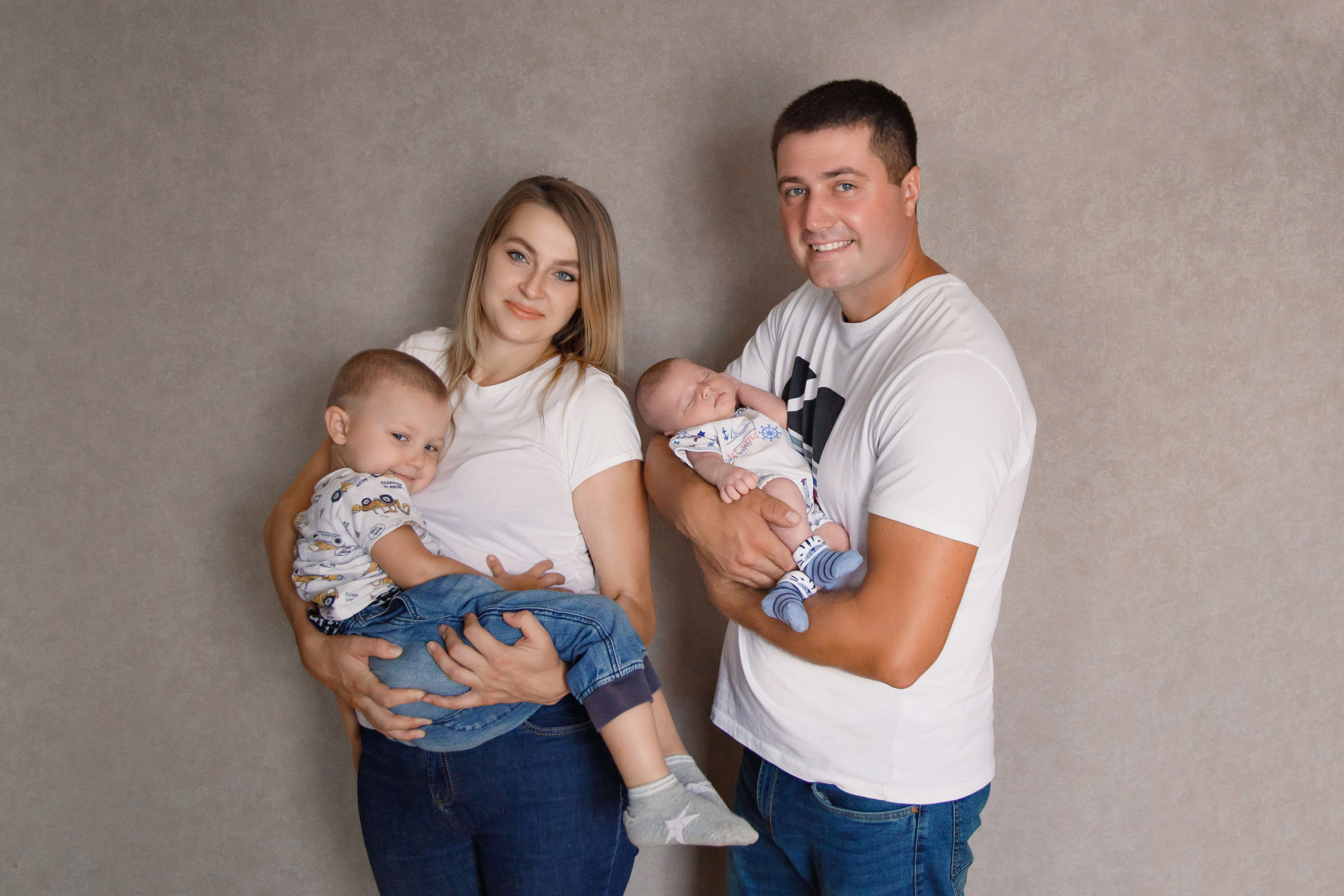 Владимир. ФОТОСТИЛЬ, изготовление рекламной продукции в Приморско-Ахтарске