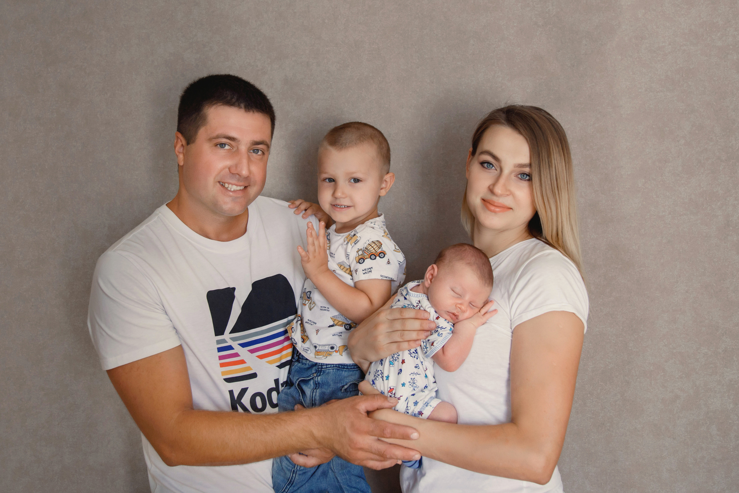 Владимир. ФОТОСТИЛЬ, изготовление рекламной продукции в Приморско-Ахтарске