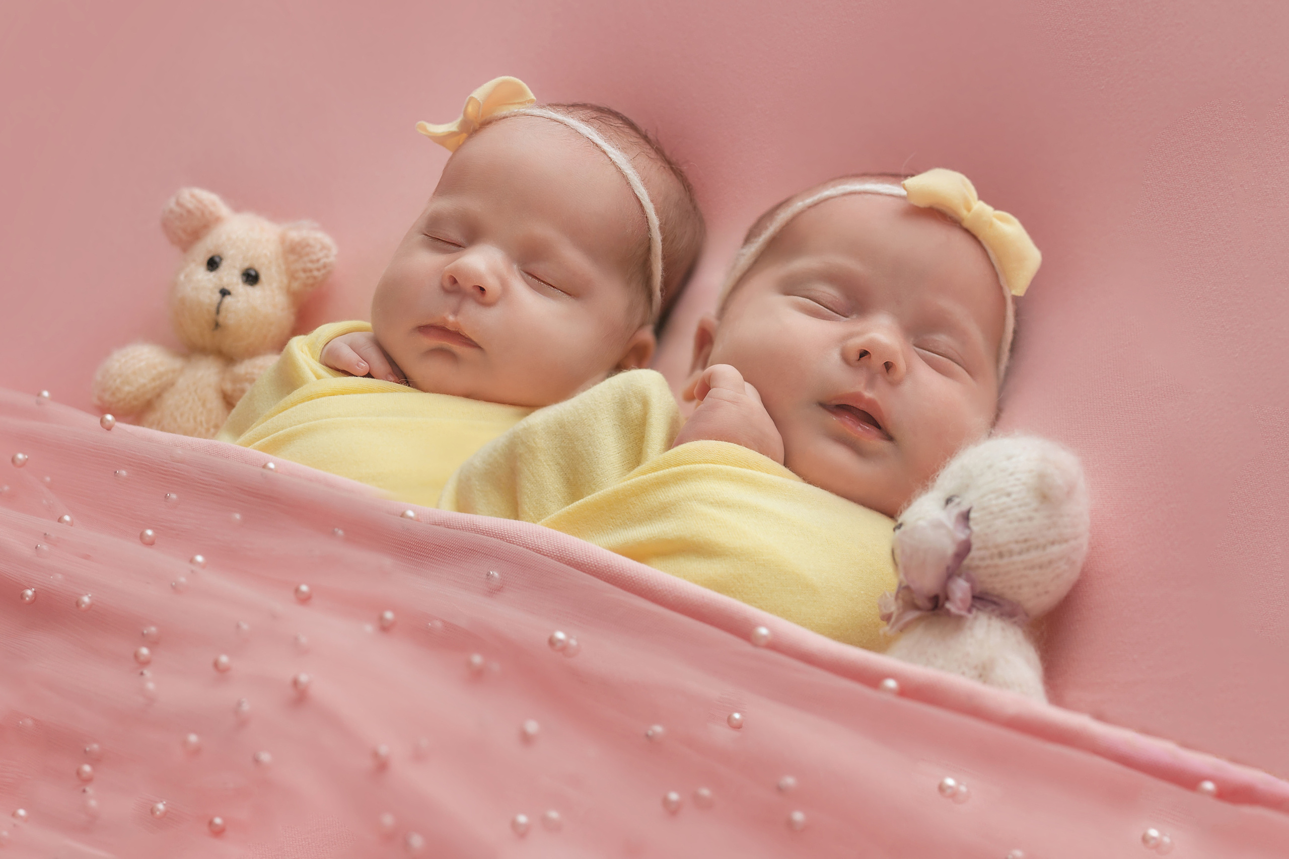 Аня и Катя. ФОТОСТИЛЬ, изготовление рекламной продукции в Приморско-Ахтарске