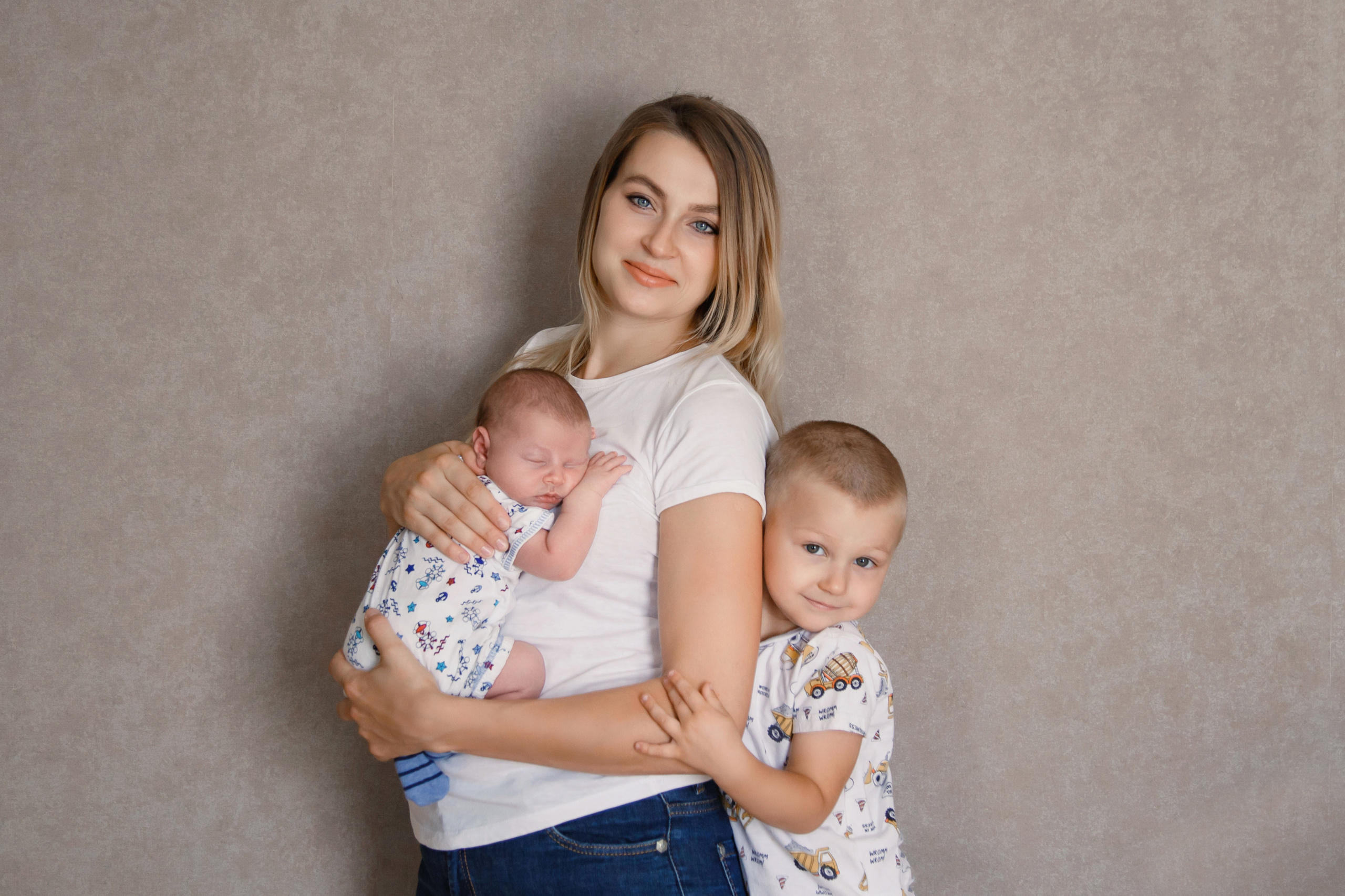 Владимир. ФОТОСТИЛЬ, изготовление рекламной продукции в Приморско-Ахтарске