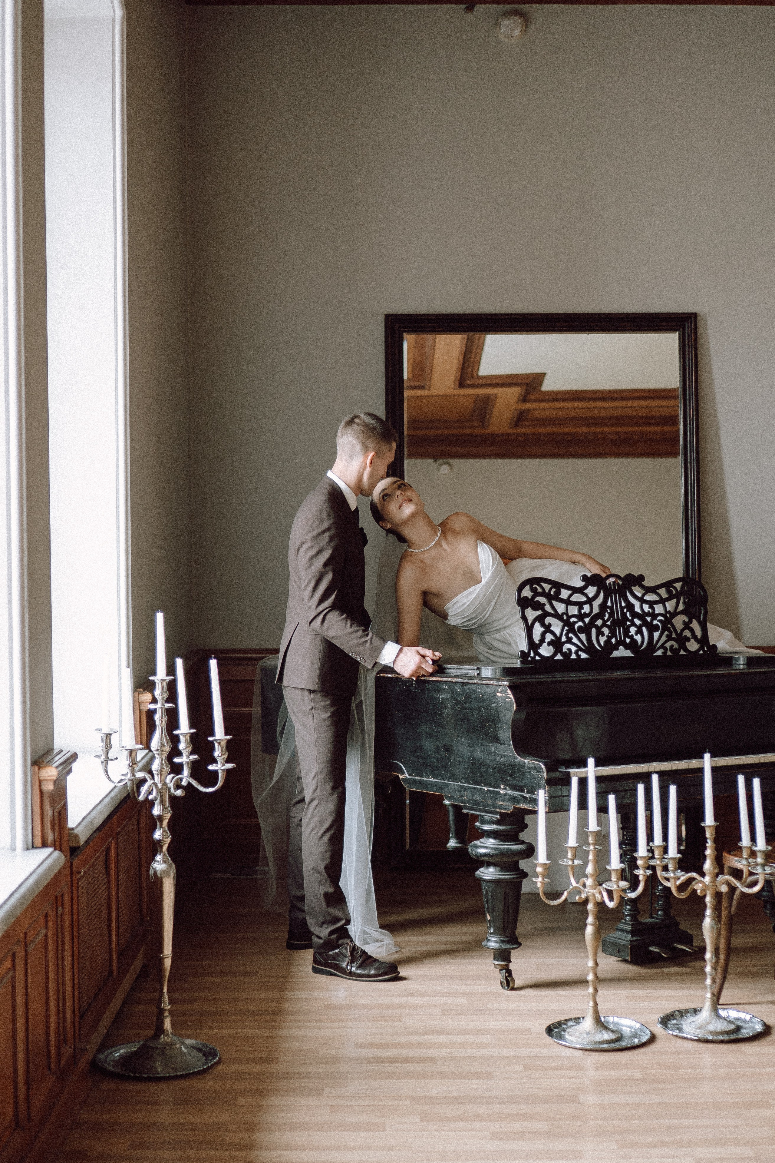 СВАДЕБНАЯ ПРОГУЛКА В САНТК-ПЕТЕРБУРГЕ (ИСАКИЕВСКИЙ СОБОР, ЗИМНЯЯ КАНАВКА, ЭРМИТАЖ И БОЛЬШАЯ МОРСКАЯ УЛИЦА). Профессиональный фотограф, Санкт-Петербург — Виктория Богомолова