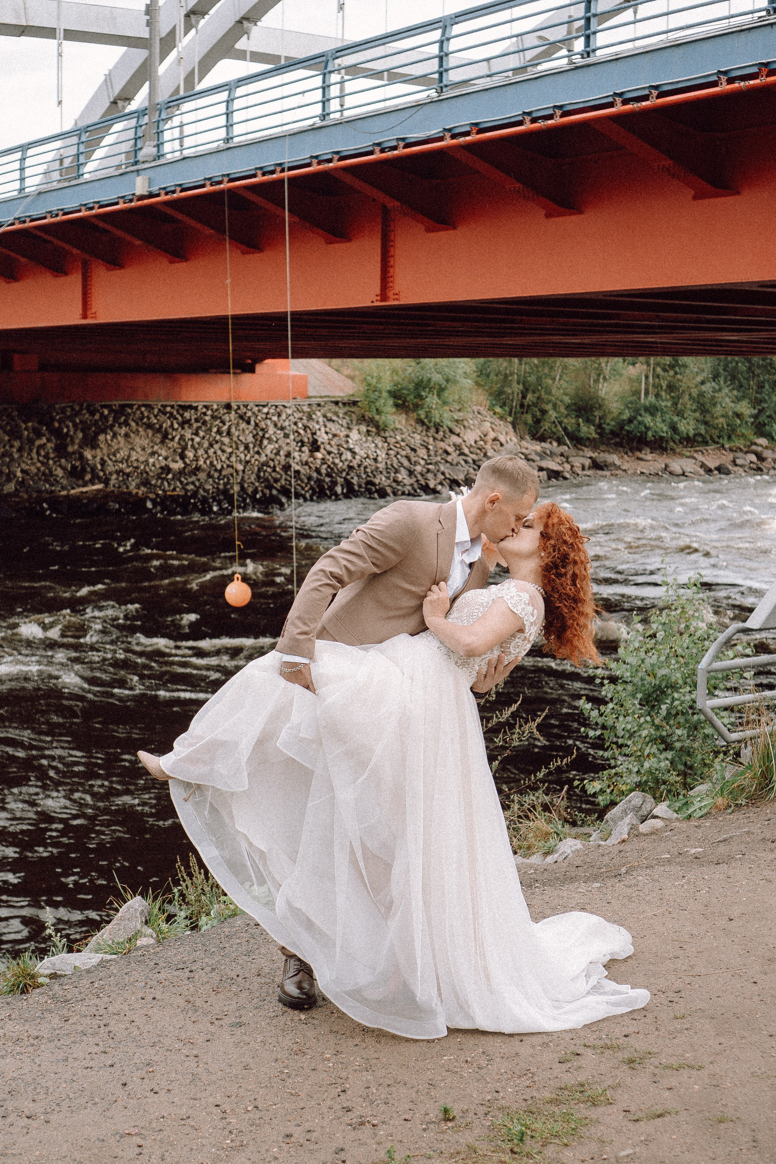 СВАДЕБНАЯ ФОТОСЕССИИЯ ПАРЫ В ГОРОДЕ ПРИОЗЕРСК В СОСНОВОМ ЛЕСУ И С ПИКАПОМ. Профессиональный фотограф, Санкт-Петербург — Виктория Богомолова