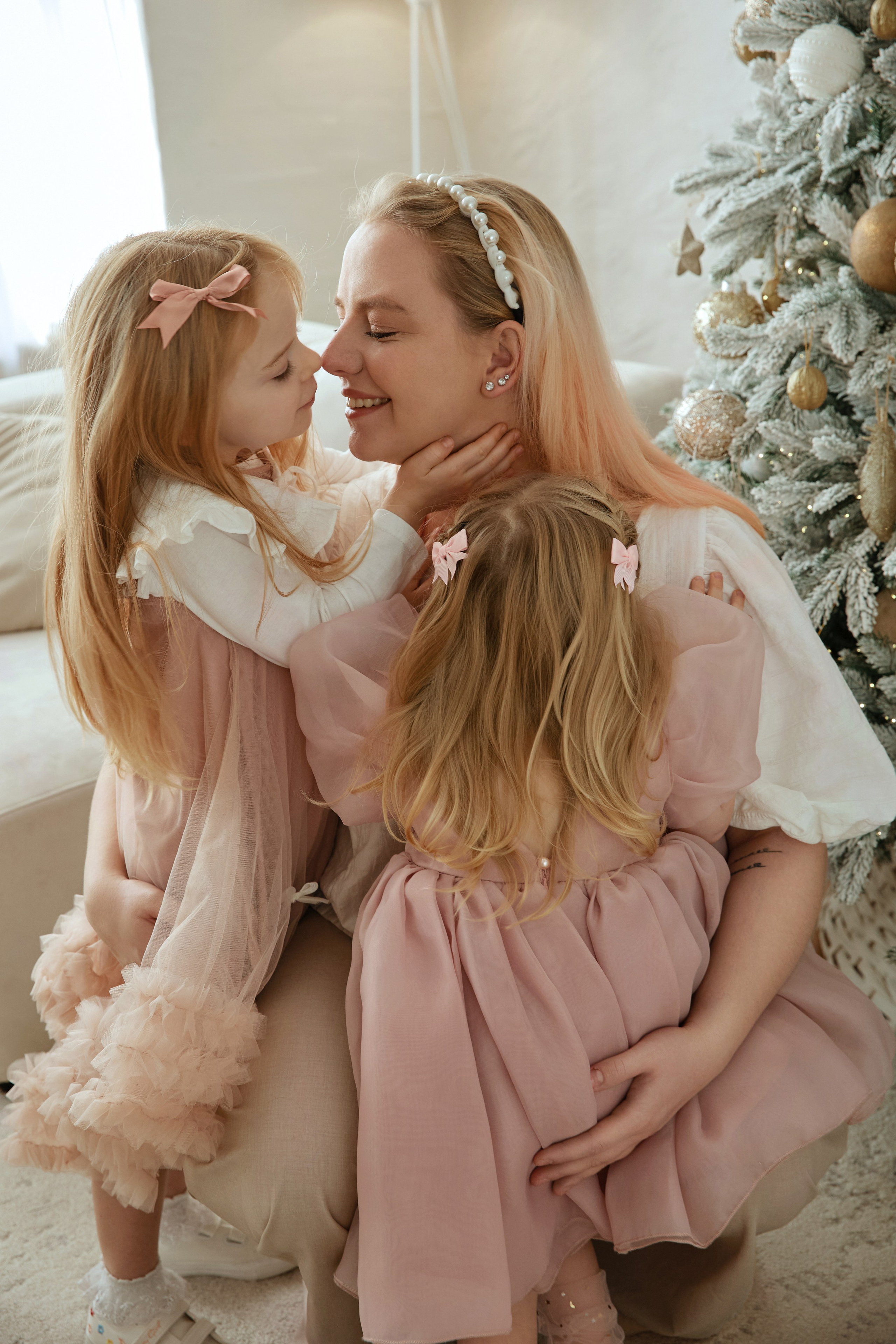 Полина с дочками. Фотограф женского портрета, беременности и материнства Харькова Елена