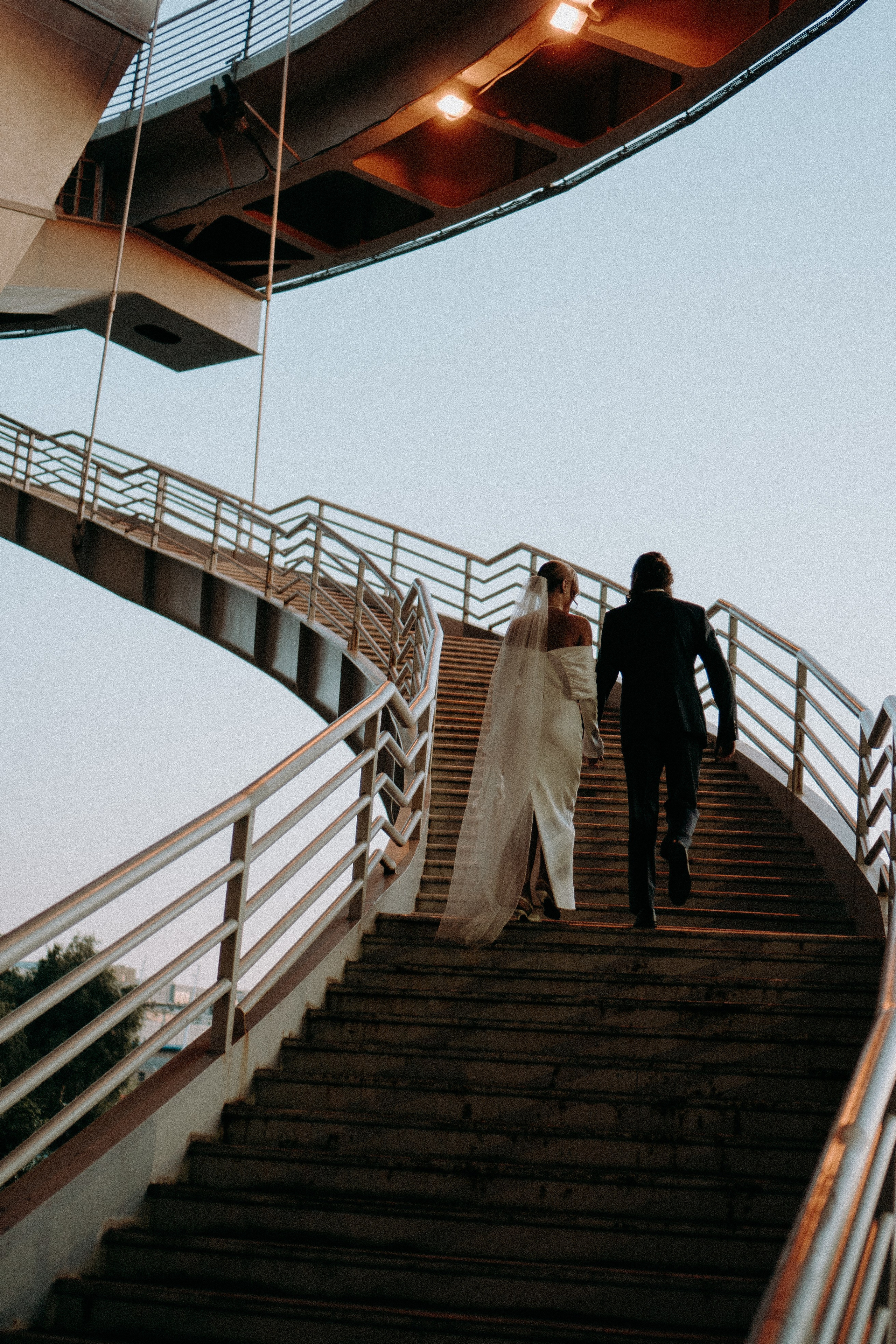 СВАДЕБНАЯ СЬЕМКА ВОЗЛЕ МСОТА БЕТАНКУРА НА КАБРИОЛЕТЕ. Профессиональный фотограф, Санкт-Петербург — Виктория Богомолова