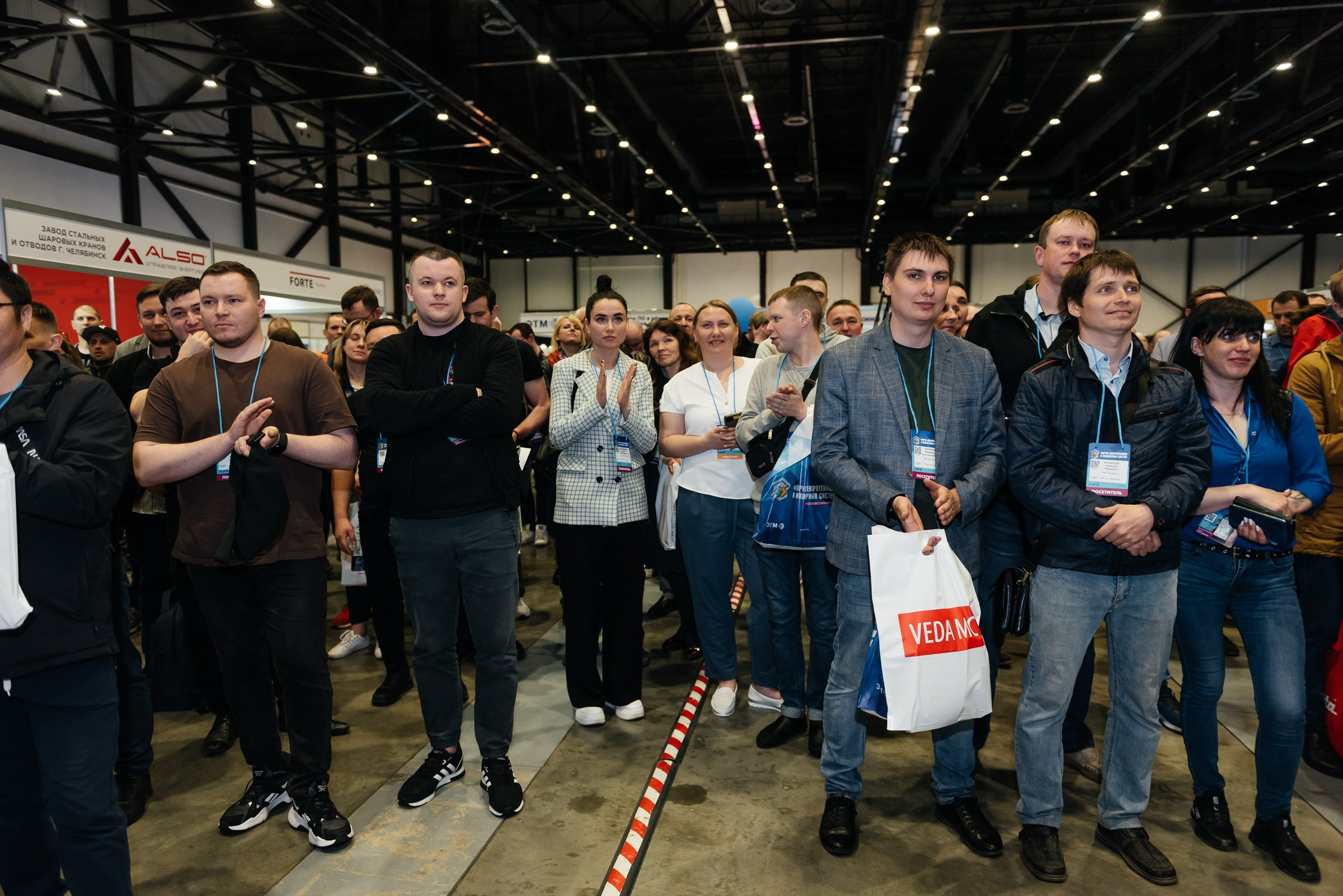 Репортажная съёмка на форуме ЭТМ. Свадебный фотограф в Санкт-Петербурге Венера Ахметова