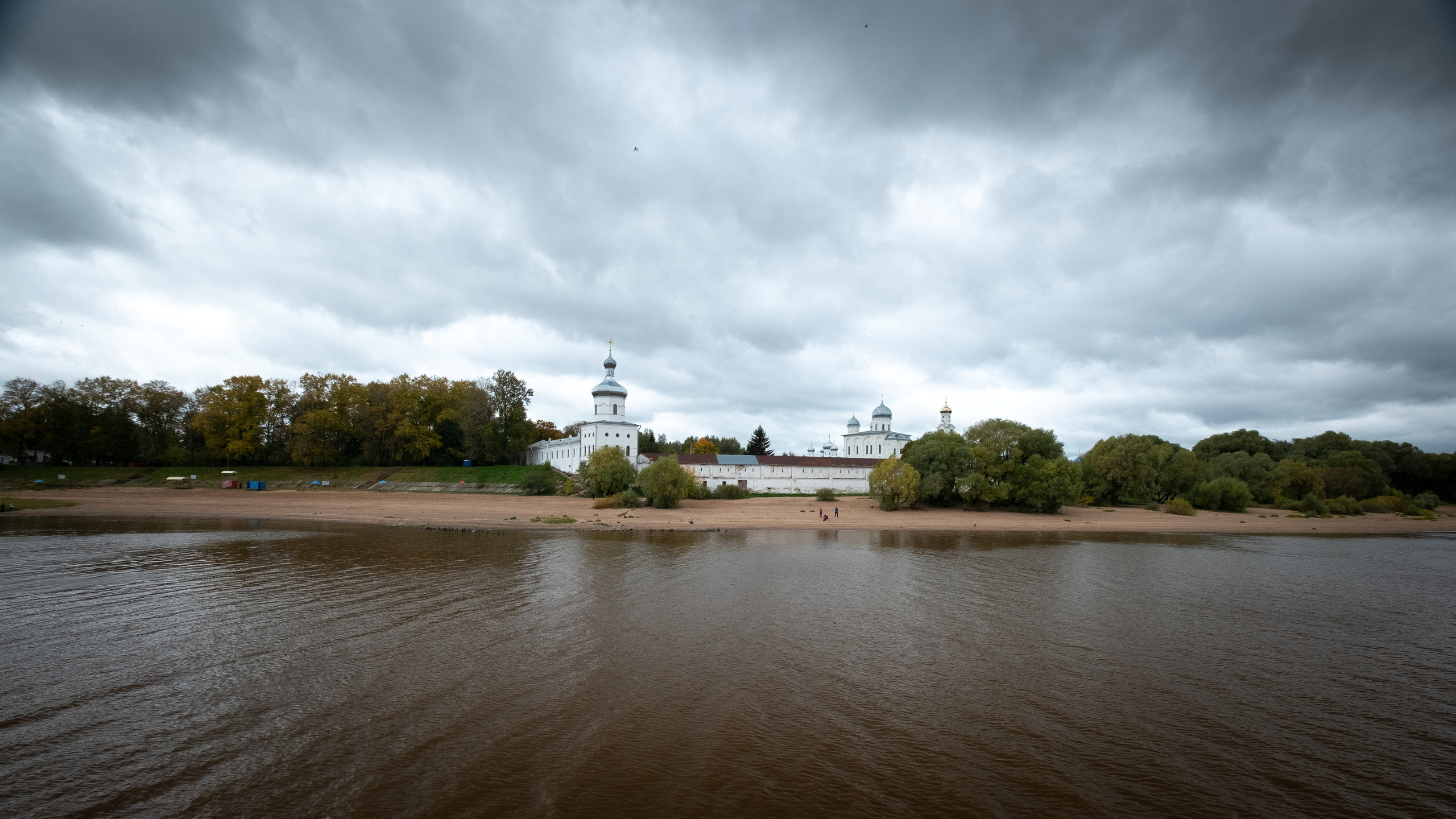 Великий Новгород. ПОБУДЬ ЗДЕСЬ И ЦЕЛЕЕ БУДЕТ ЭТОТ МИР