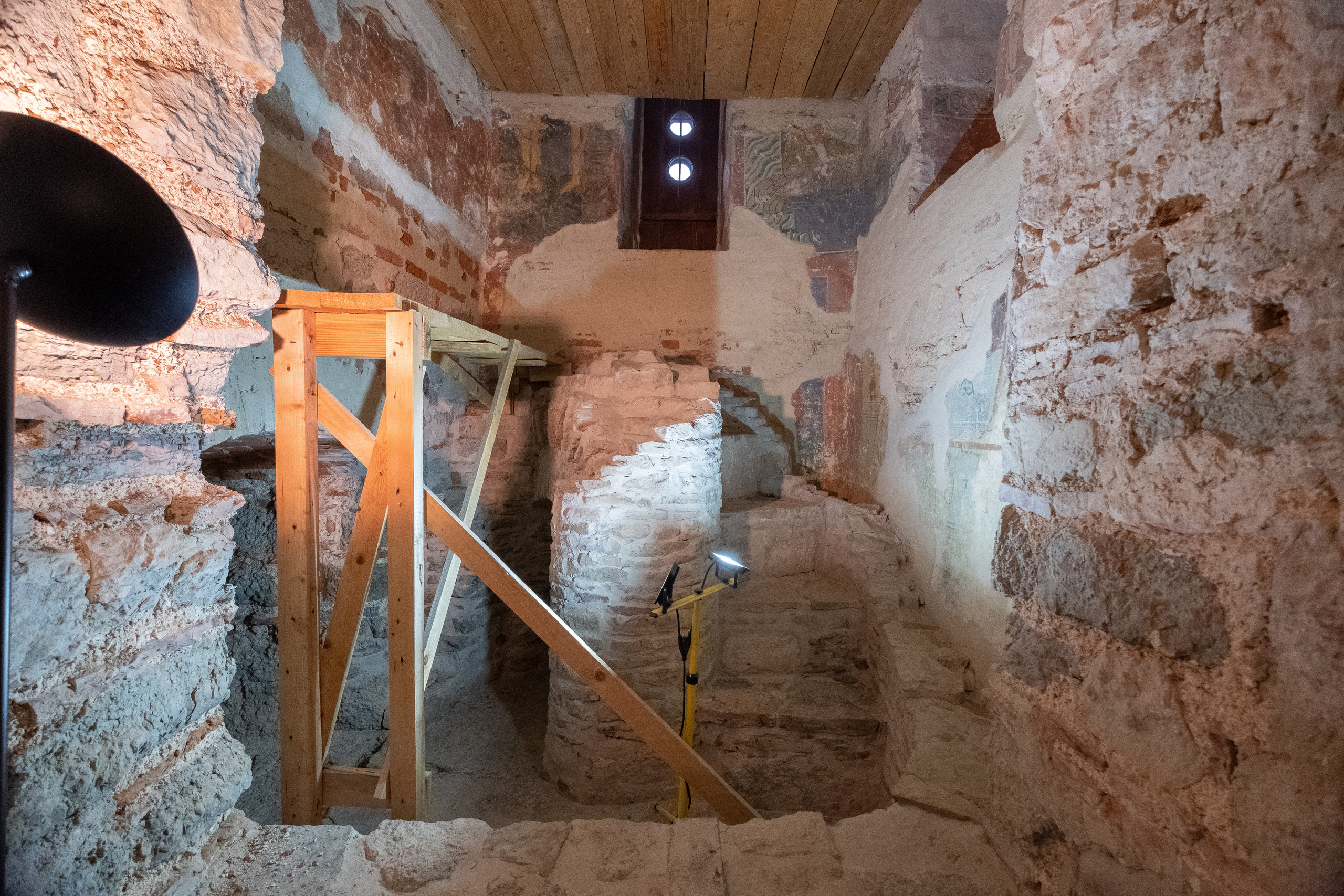 Великий Новгород. ПОБУДЬ ЗДЕСЬ И ЦЕЛЕЕ БУДЕТ ЭТОТ МИР