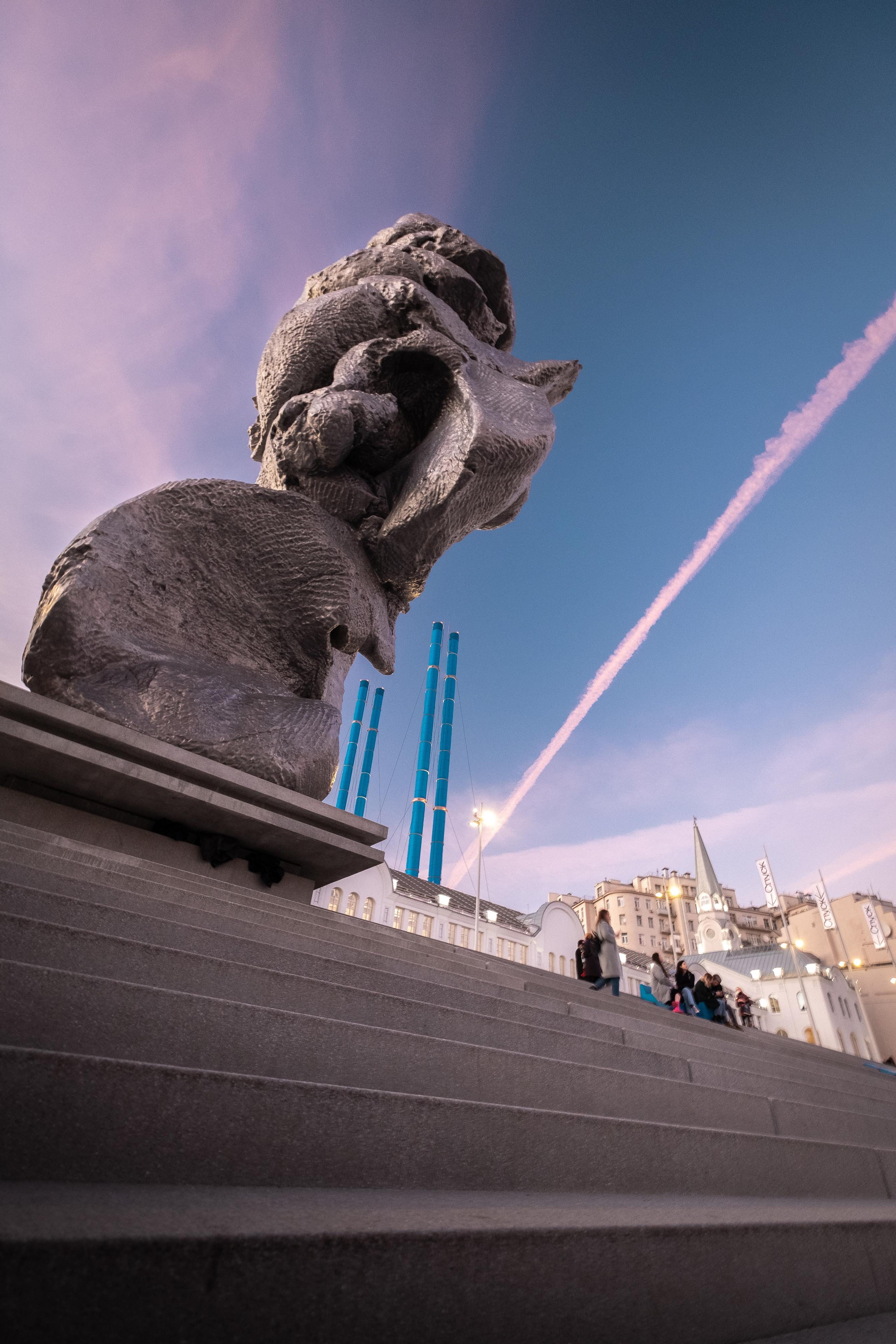 МОСКВА. ПОБУДЬ ЗДЕСЬ И ЦЕЛЕЕ БУДЕТ ЭТОТ МИР