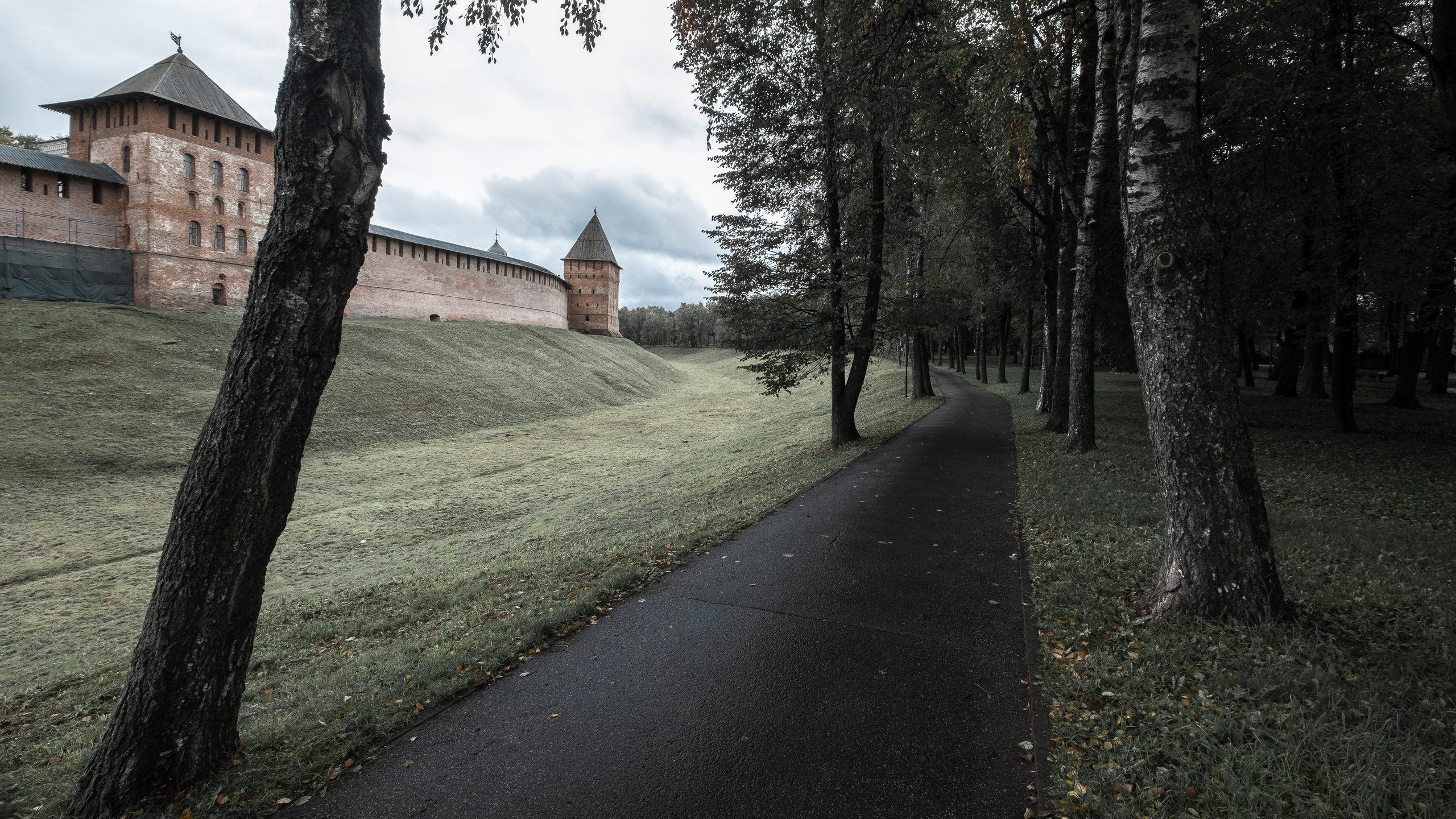 Великий Новгород. ПОБУДЬ ЗДЕСЬ И ЦЕЛЕЕ БУДЕТ ЭТОТ МИР