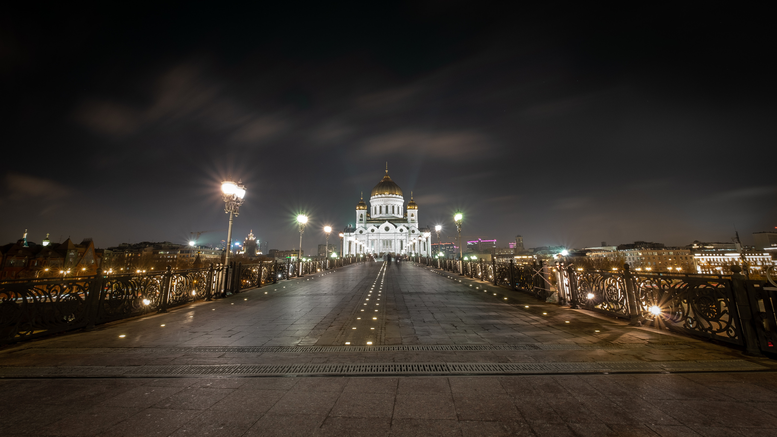 МОСКВА. ПОБУДЬ ЗДЕСЬ И ЦЕЛЕЕ БУДЕТ ЭТОТ МИР