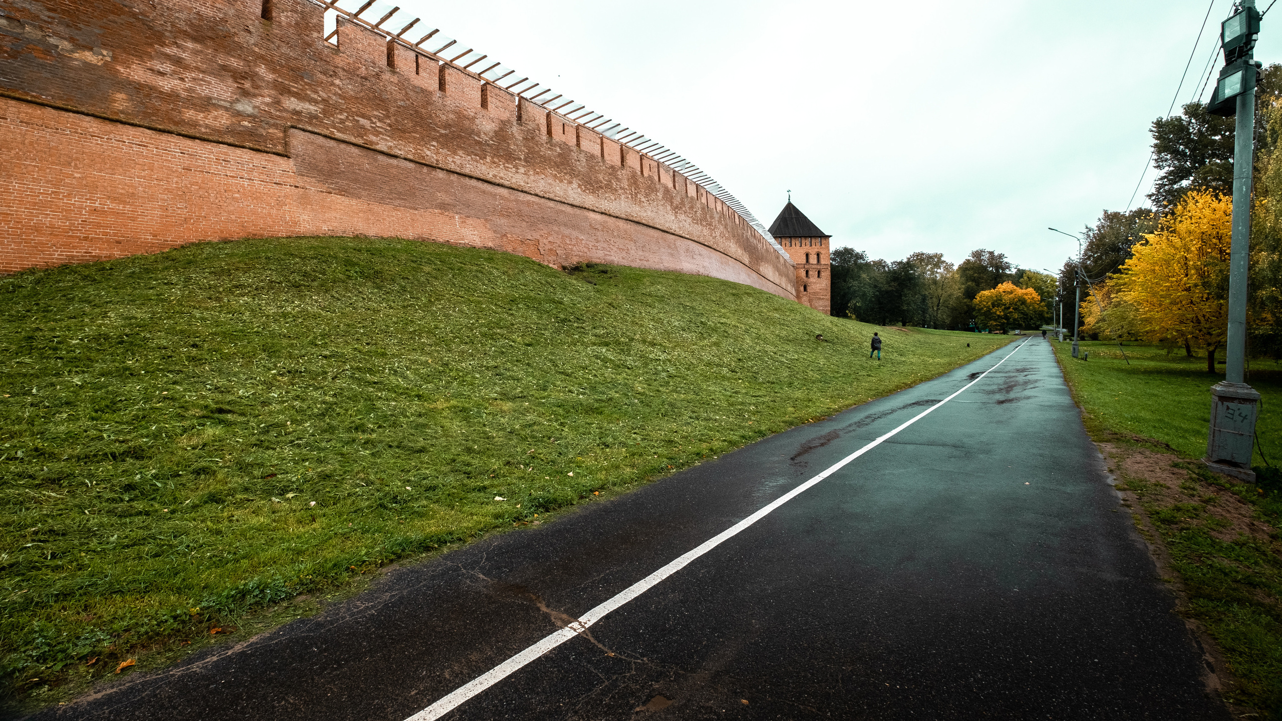 Великий Новгород. ПОБУДЬ ЗДЕСЬ И ЦЕЛЕЕ БУДЕТ ЭТОТ МИР