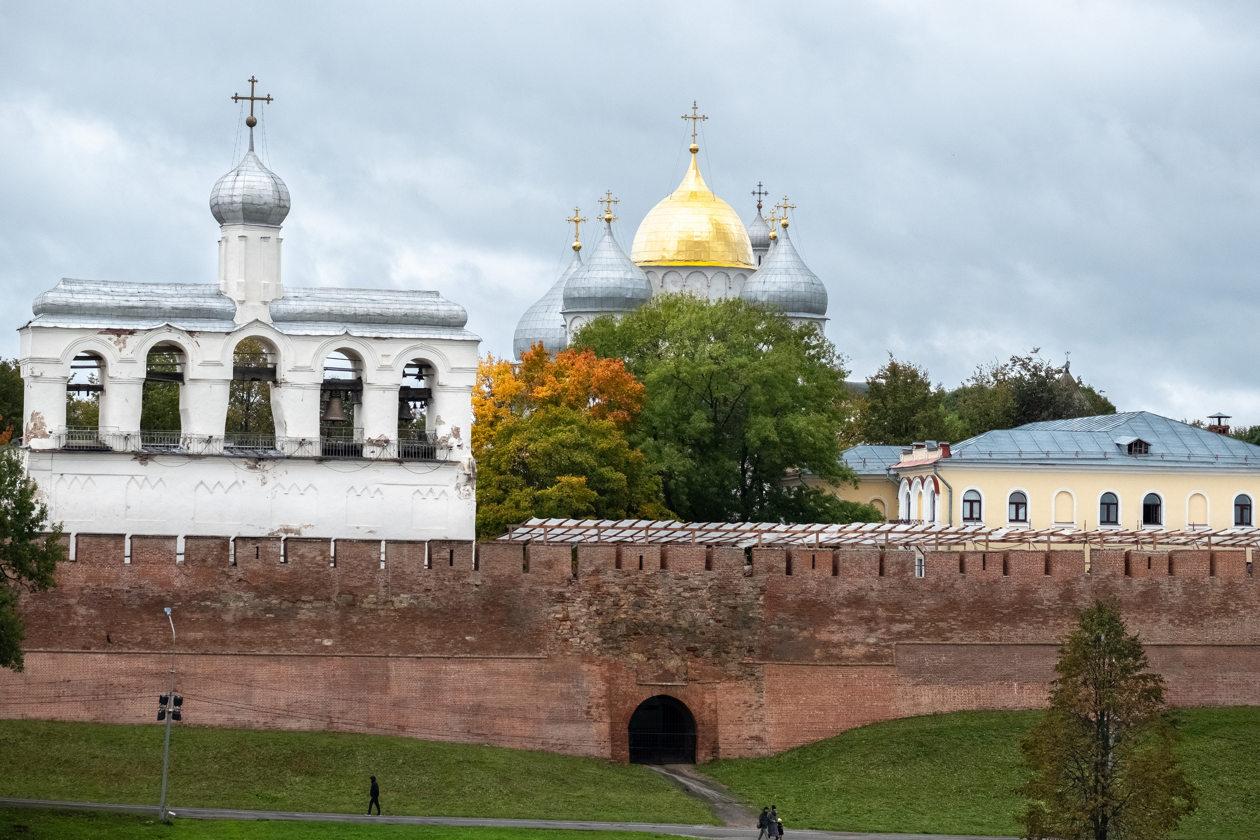 Великий Новгород. ПОБУДЬ ЗДЕСЬ И ЦЕЛЕЕ БУДЕТ ЭТОТ МИР