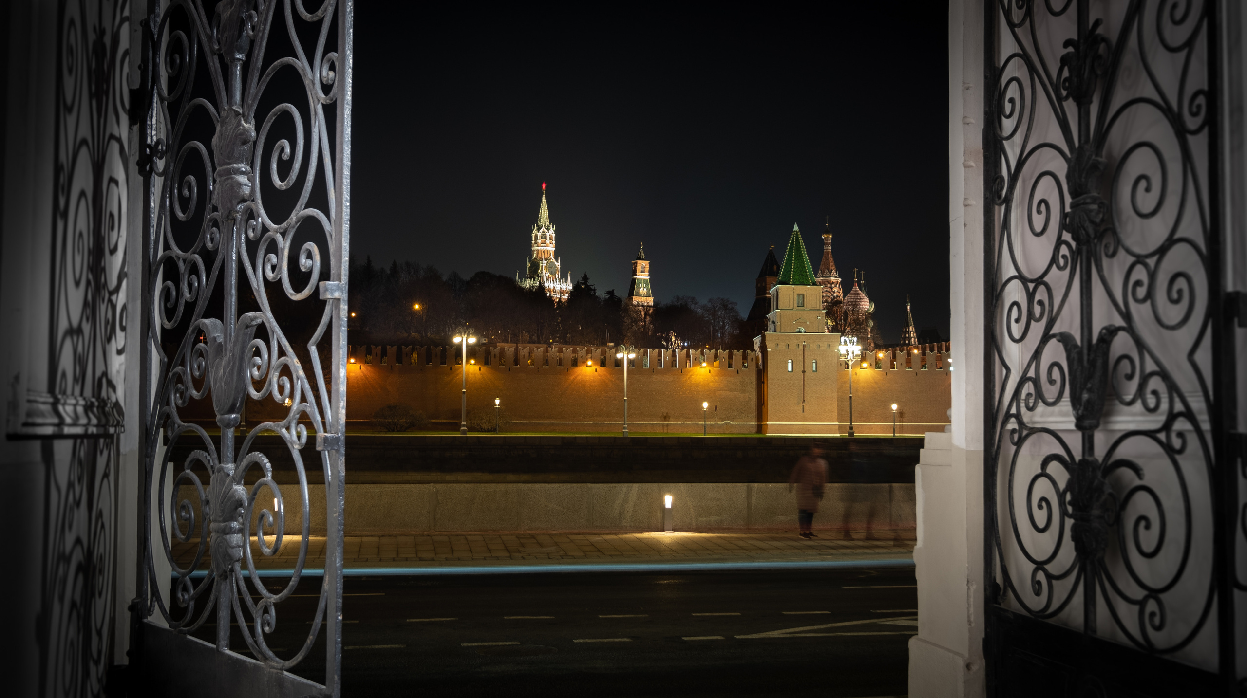 МОСКВА. ПОБУДЬ ЗДЕСЬ И ЦЕЛЕЕ БУДЕТ ЭТОТ МИР