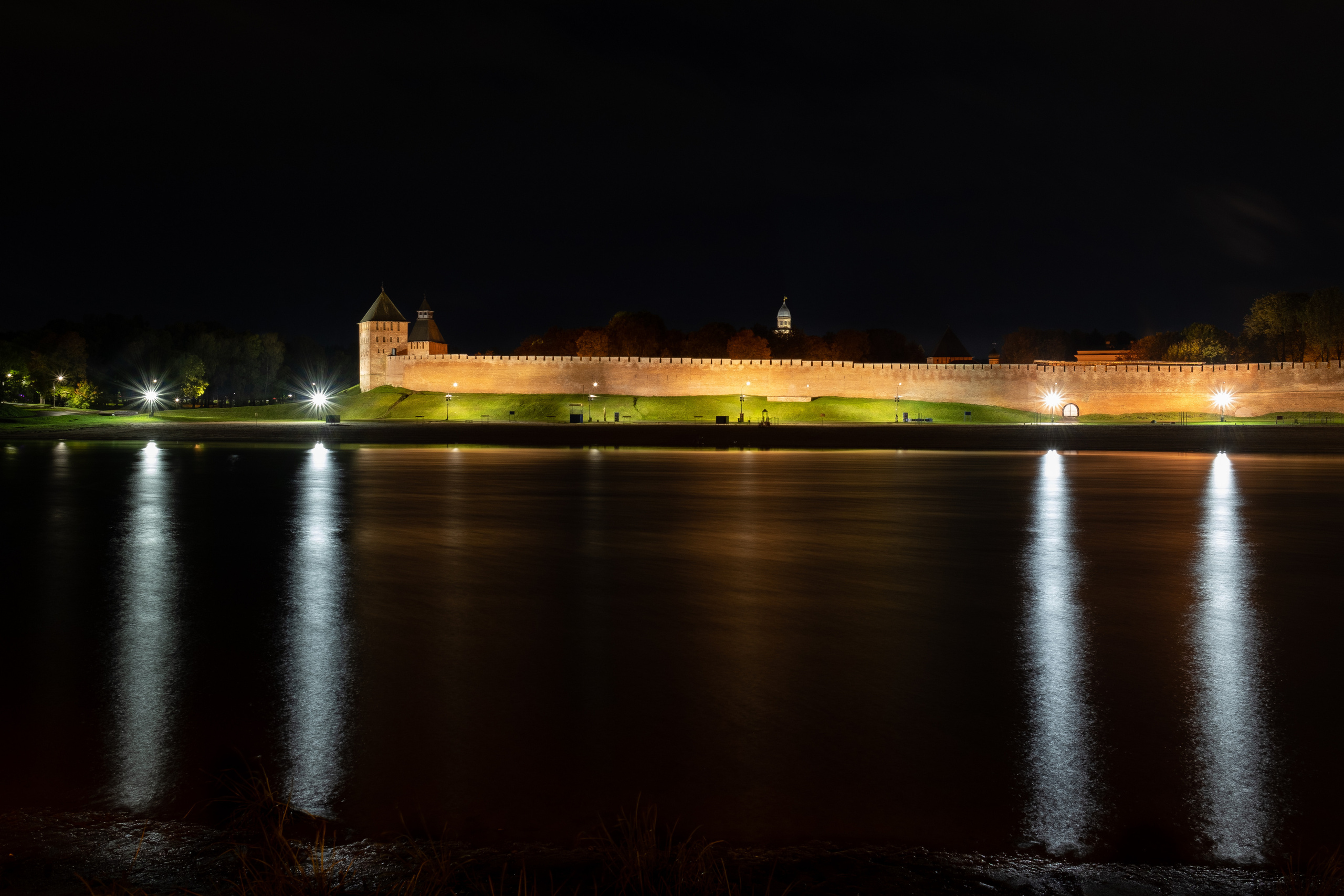 Великий Новгород. ПОБУДЬ ЗДЕСЬ И ЦЕЛЕЕ БУДЕТ ЭТОТ МИР
