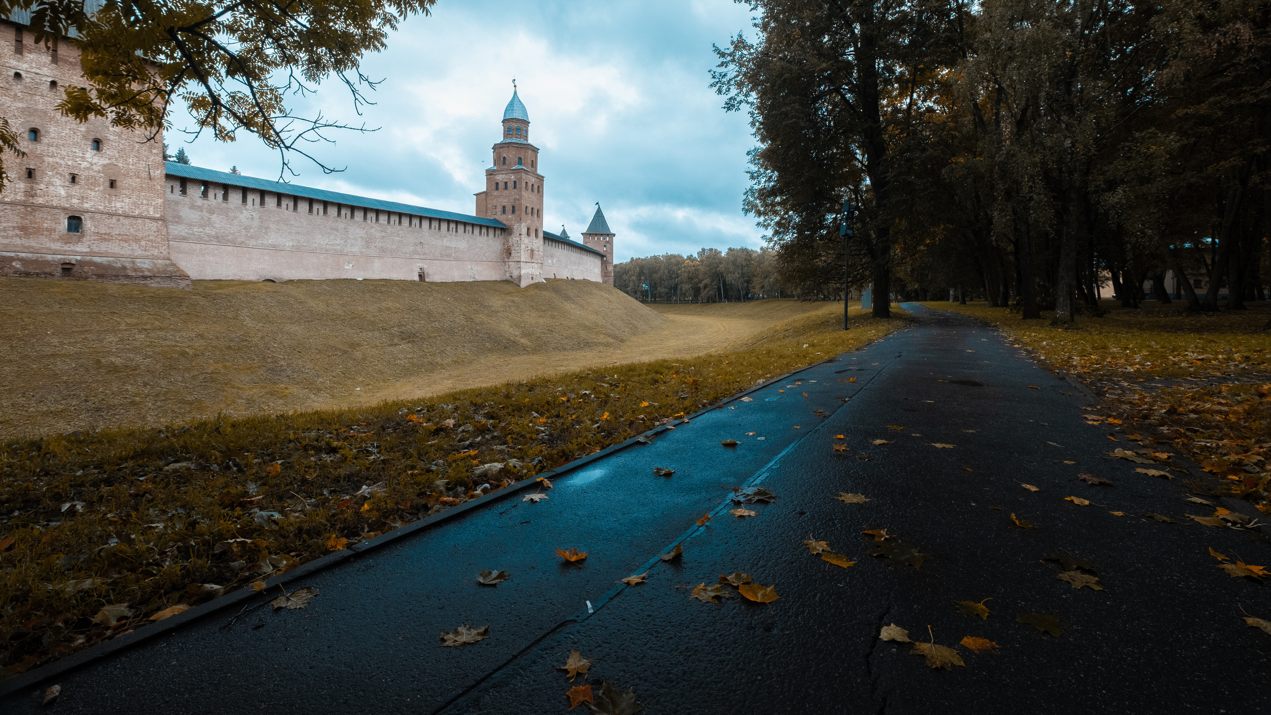 Великий Новгород. ПОБУДЬ ЗДЕСЬ И ЦЕЛЕЕ БУДЕТ ЭТОТ МИР