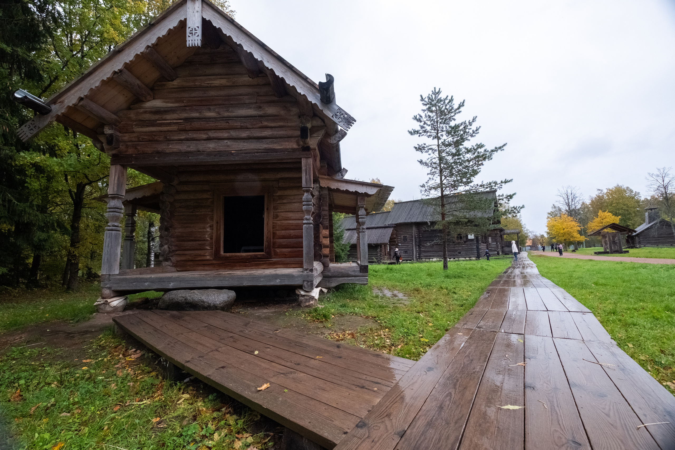 Великий Новгород. ПОБУДЬ ЗДЕСЬ И ЦЕЛЕЕ БУДЕТ ЭТОТ МИР