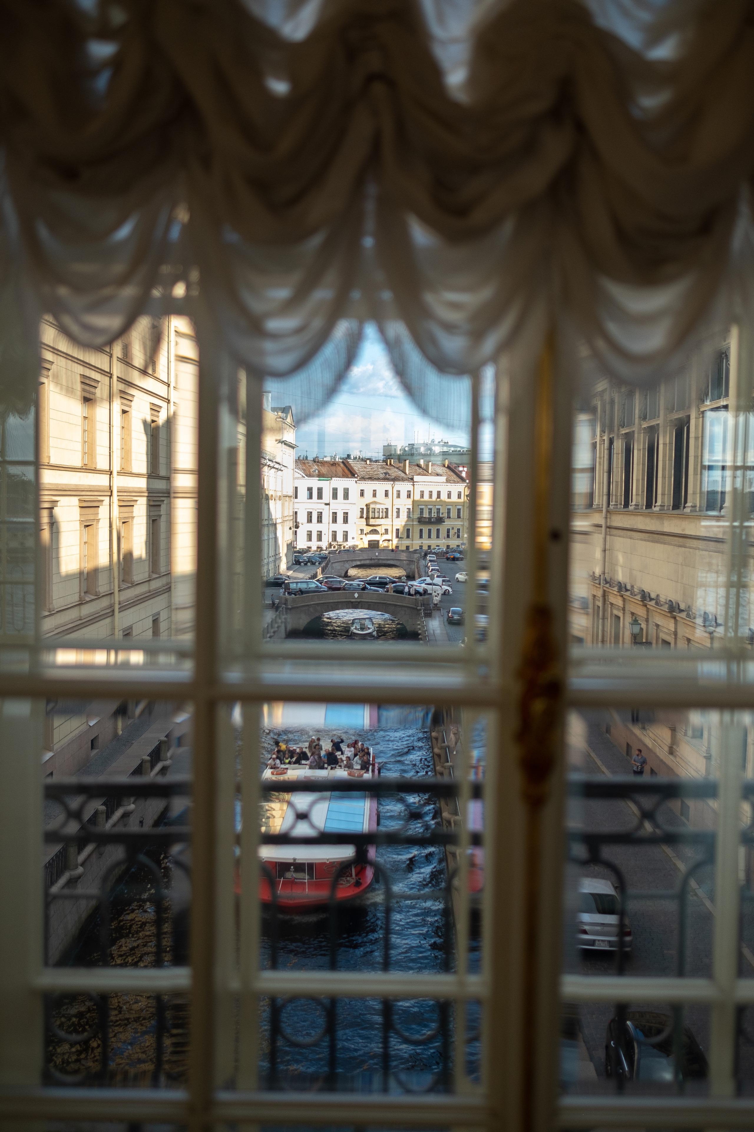 Санкт-Петербург. ПОБУДЬ ЗДЕСЬ И ЦЕЛЕЕ БУДЕТ ЭТОТ МИР