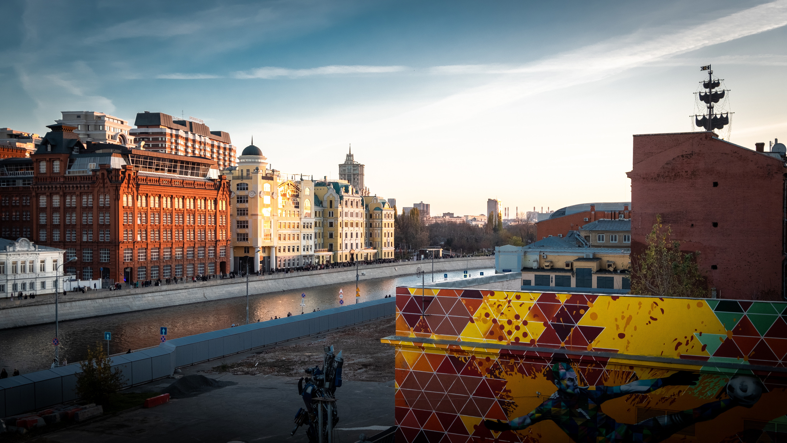 МОСКВА. ПОБУДЬ ЗДЕСЬ И ЦЕЛЕЕ БУДЕТ ЭТОТ МИР